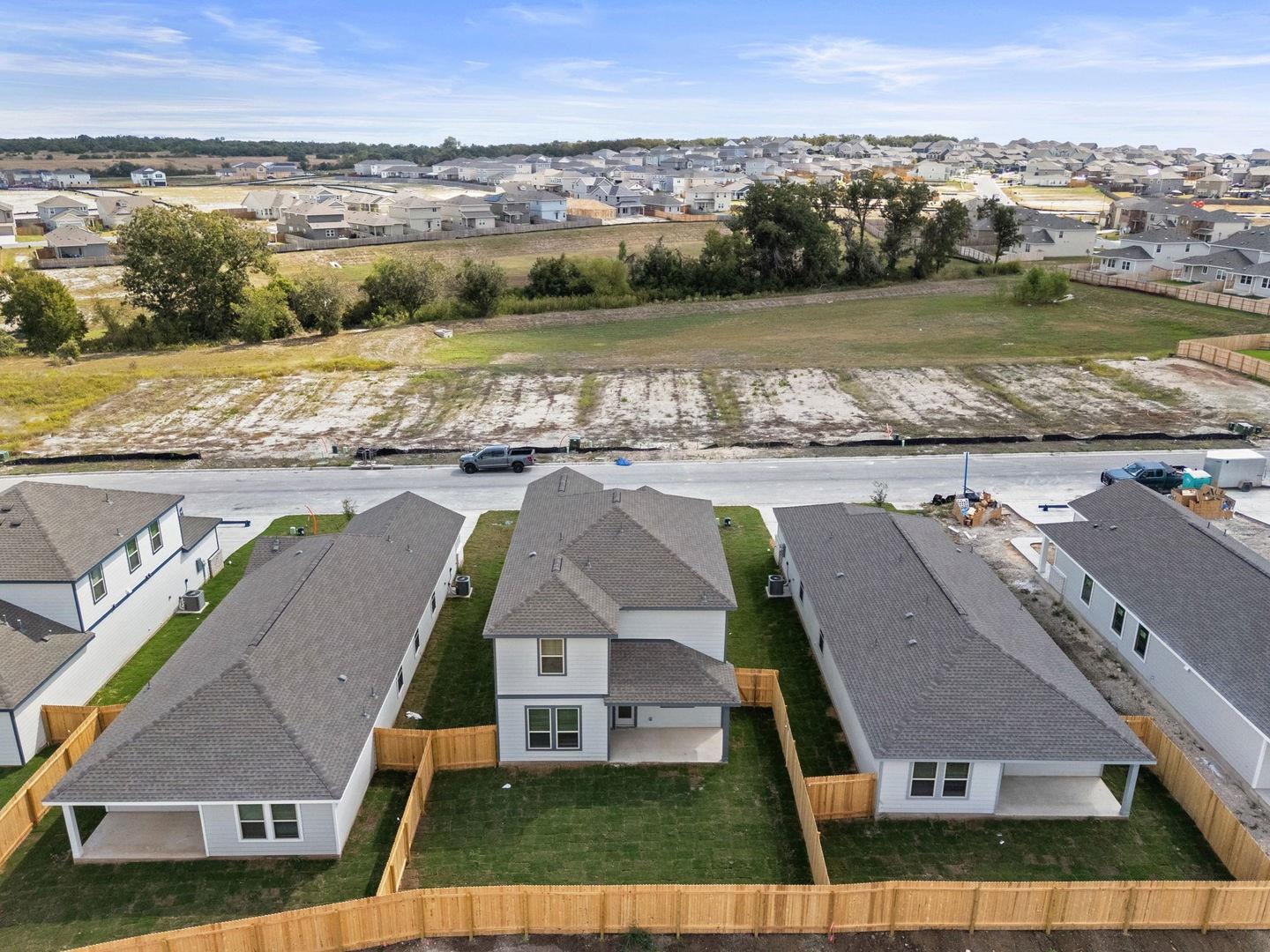 137 Hatari Trl, Jarrell, TX 76537