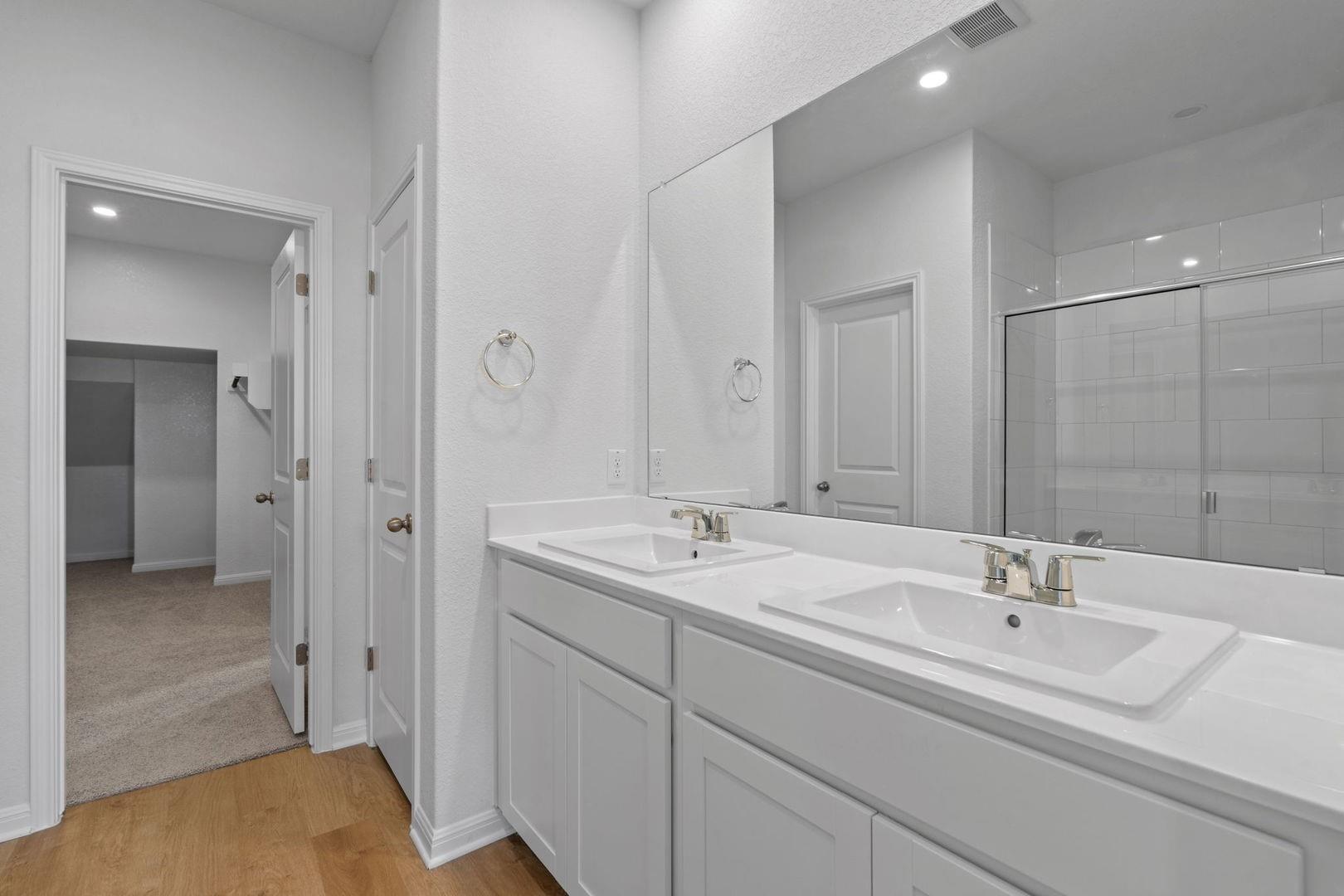 137 Hatari Trl, Jarrell, TX 76537