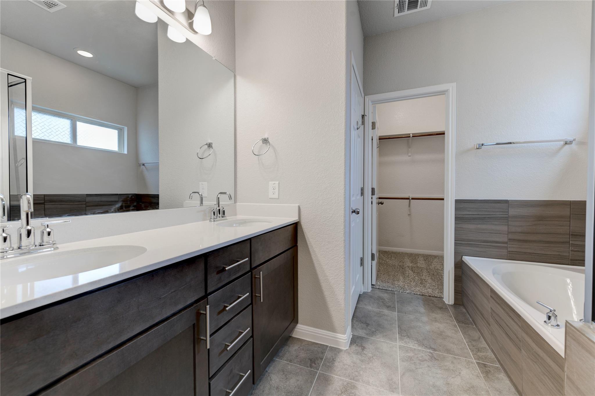 153 Nogalito Way, Leander, TX 78641