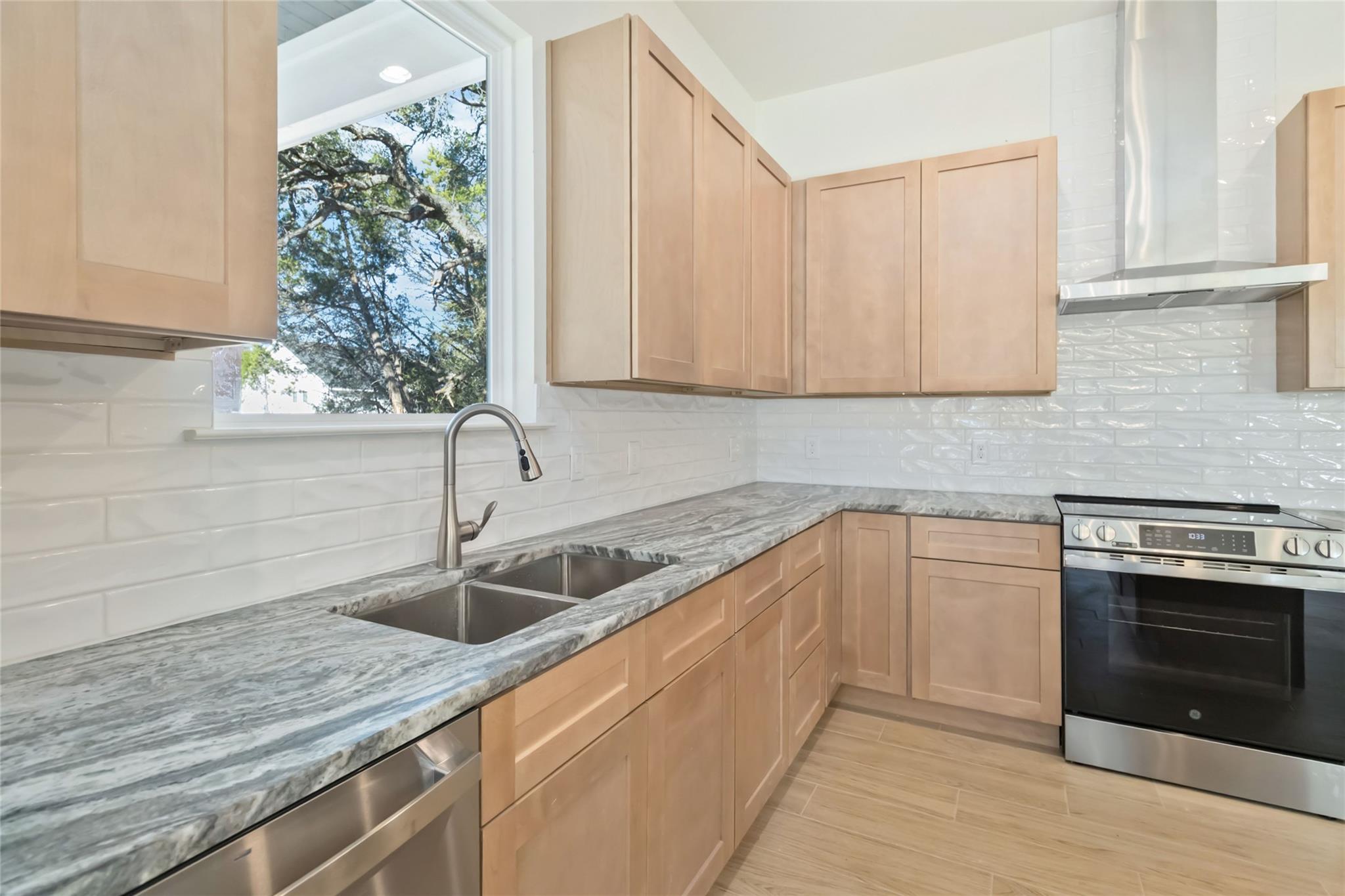 17 Stardust Cir, Wimberley, TX 78676