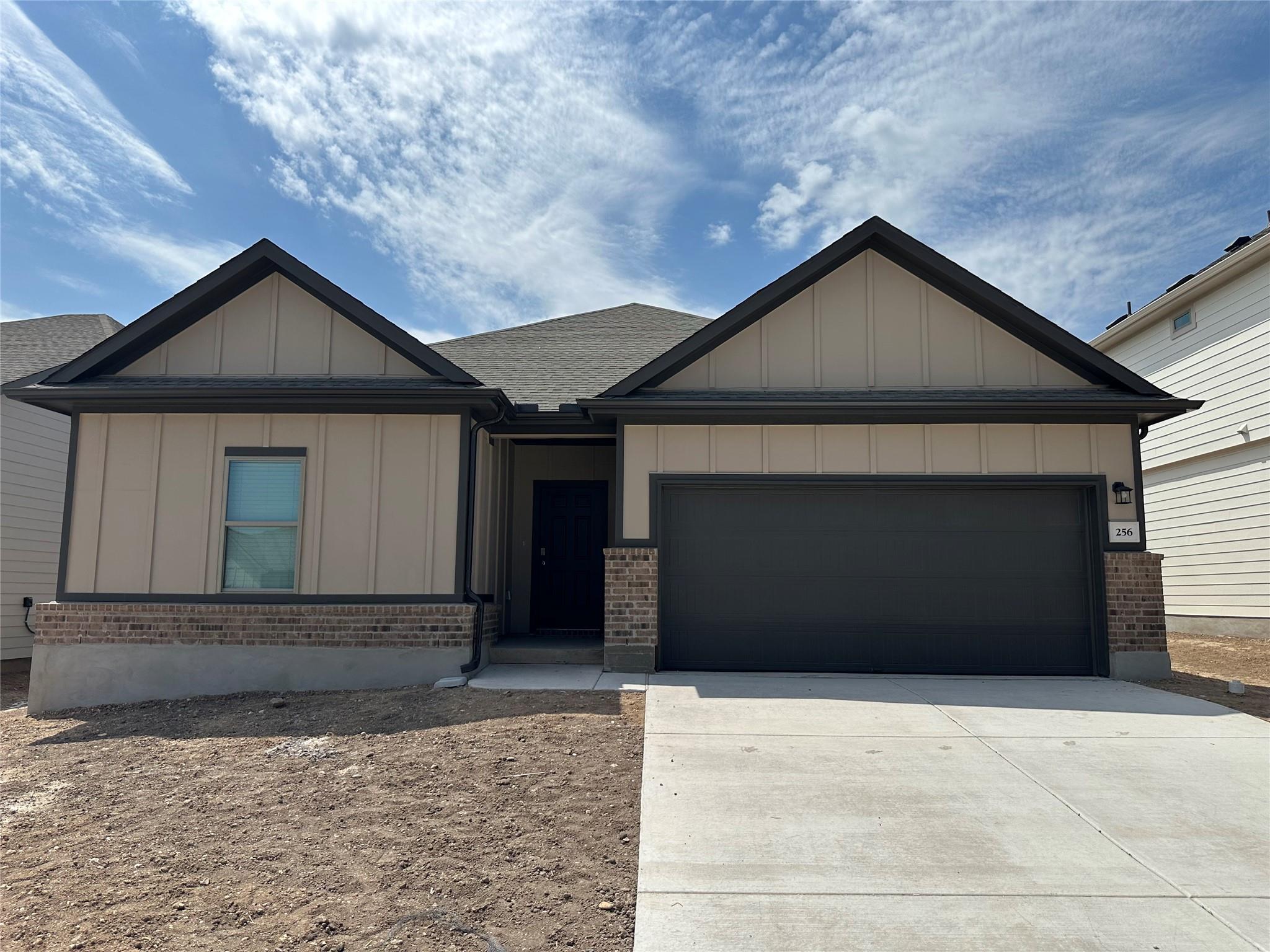 256 Little Green Trl, Jarrell, TX 76537