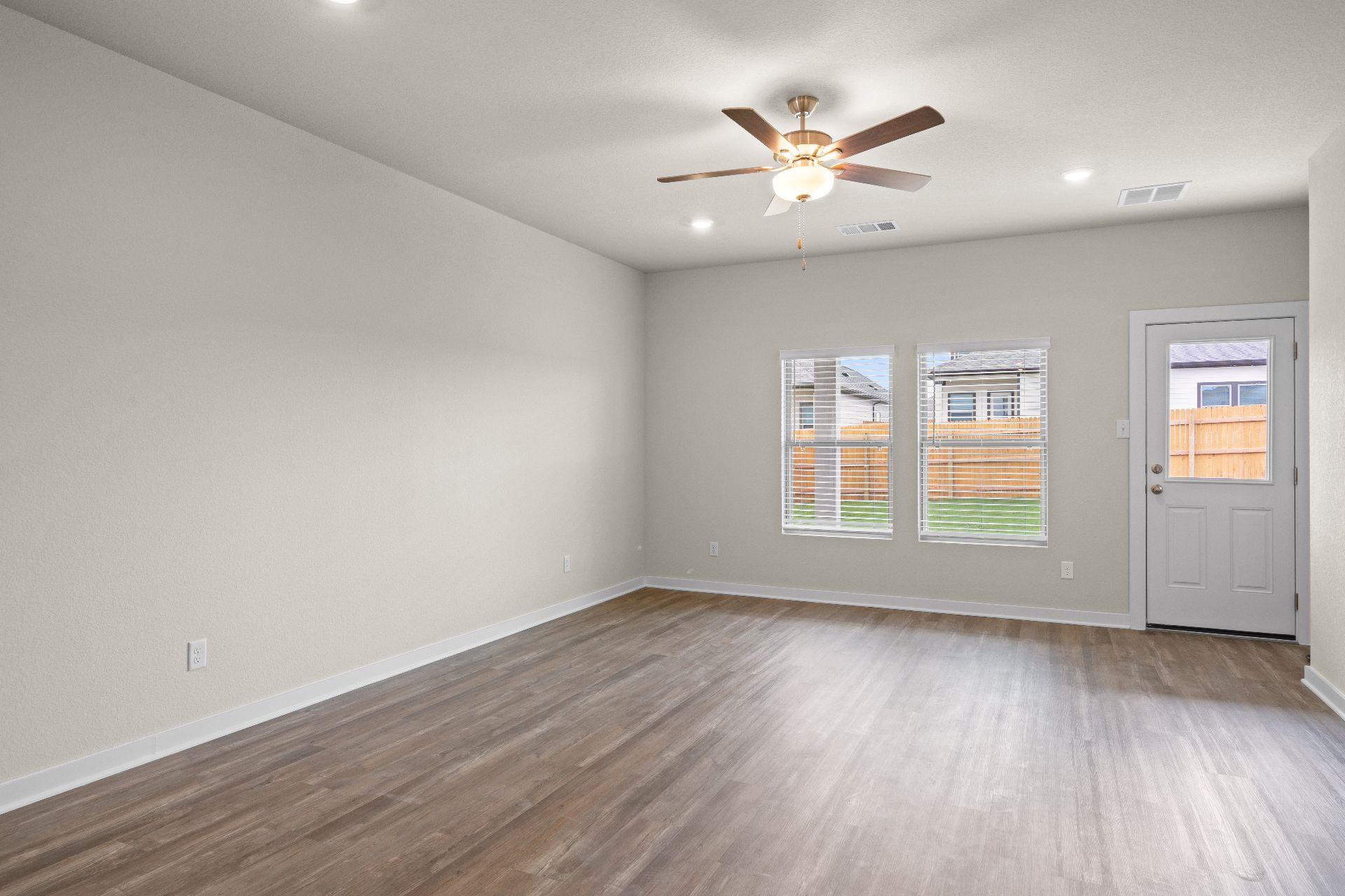 260 Little Green Trl, Jarrell, TX 76537