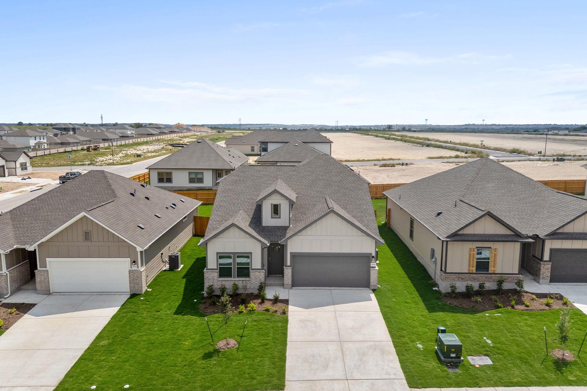 260 Little Green Trl, Jarrell, TX 76537