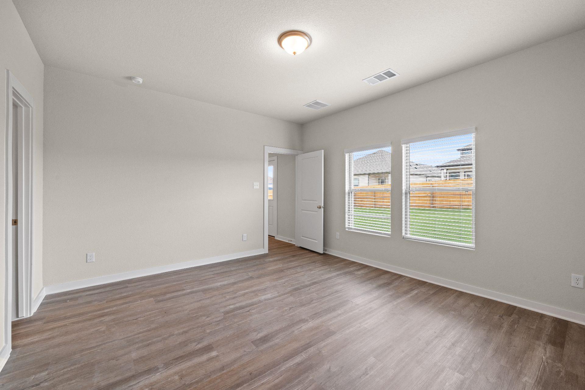 260 Little Green Trl, Jarrell, TX 76537