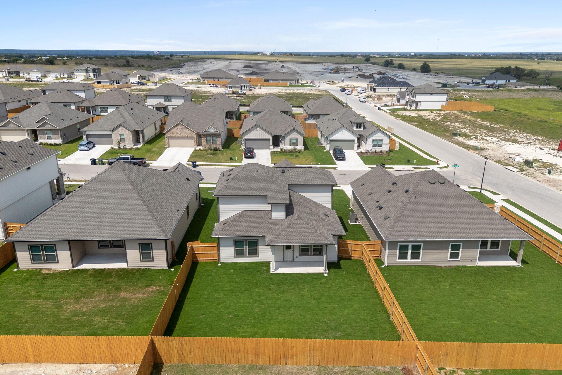 260 Little Green Trl, Jarrell, TX 76537