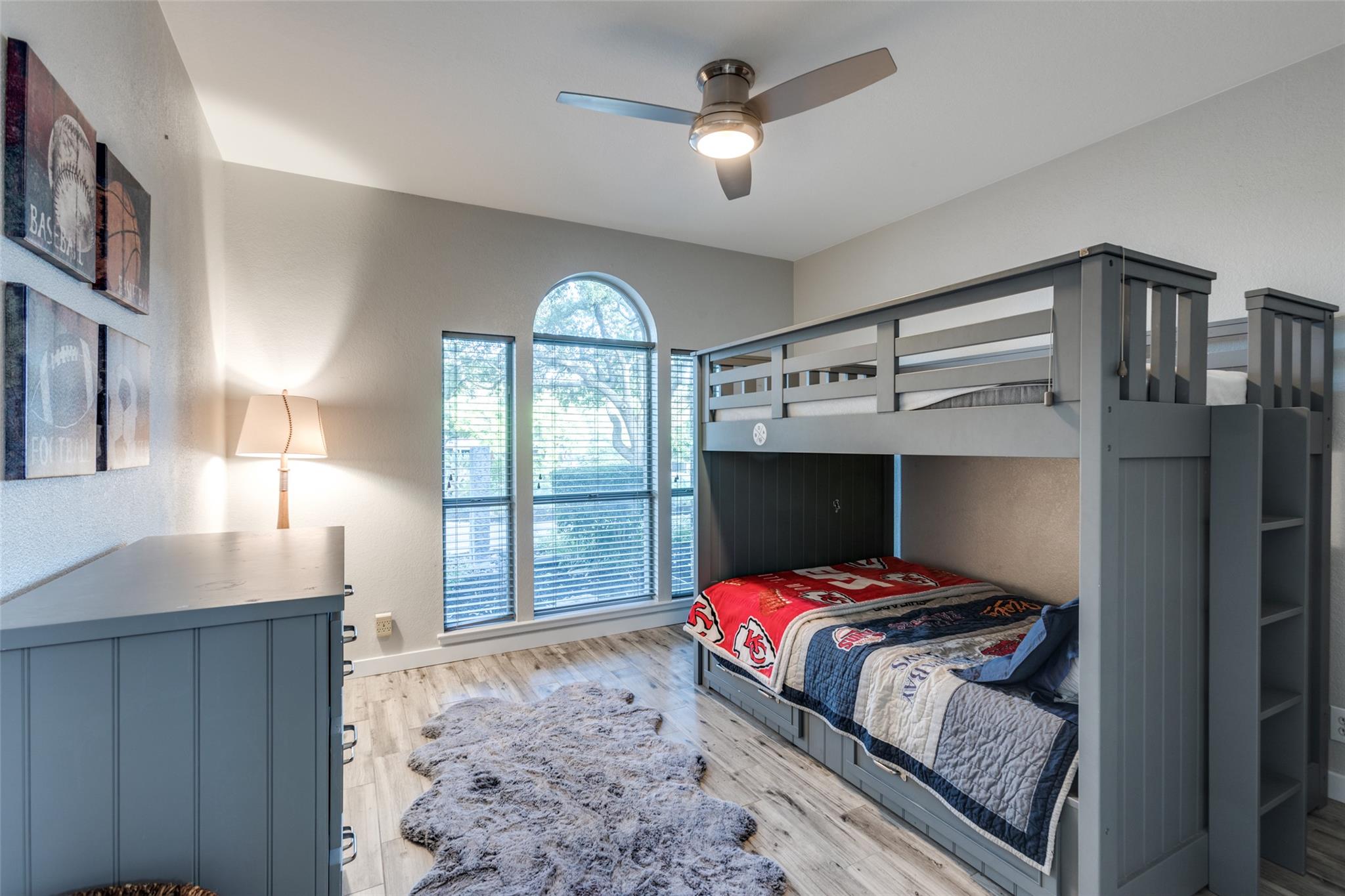 6 Stillmeadow Ct, The Hills, TX 78738