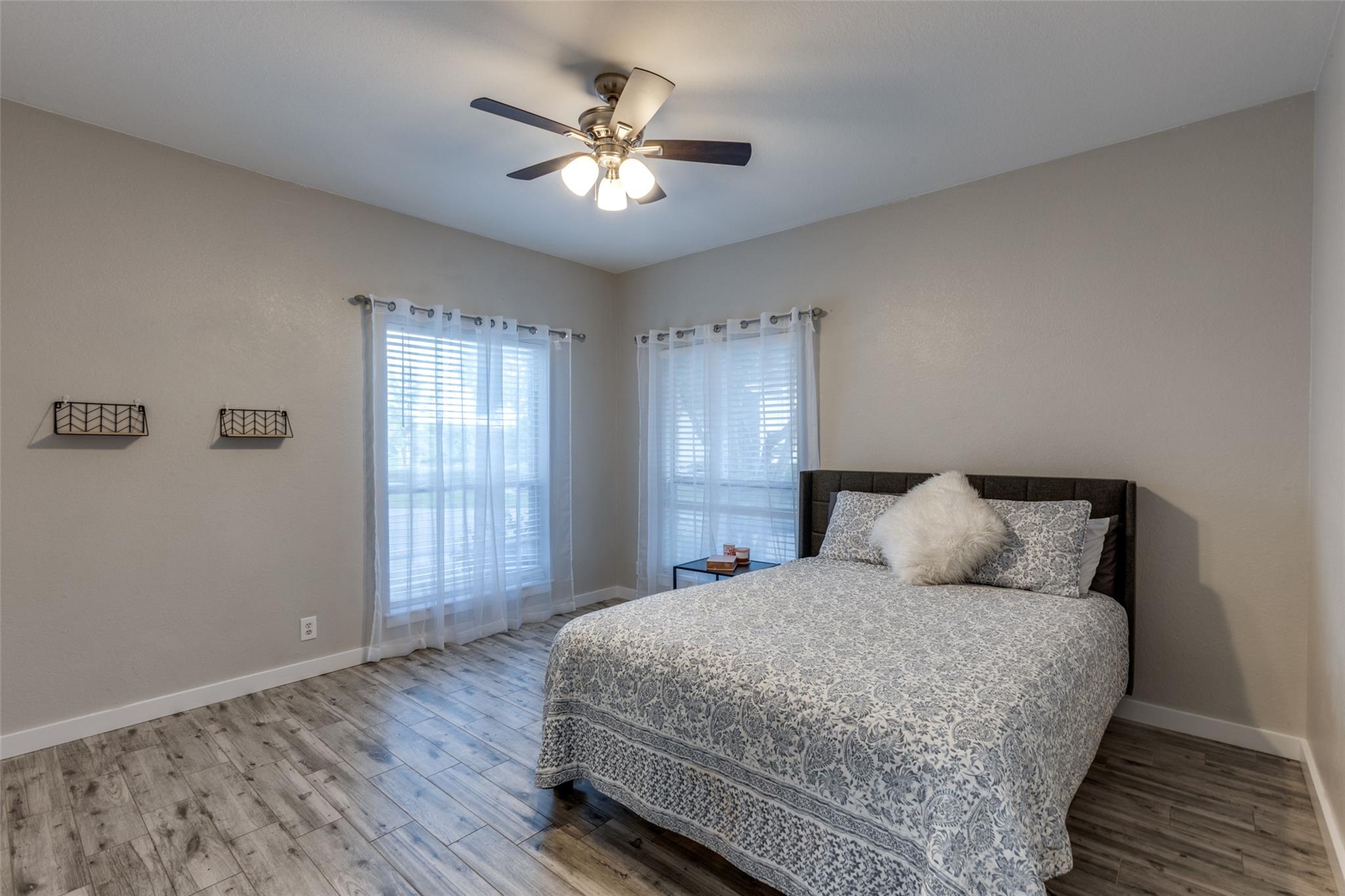 6 Stillmeadow Ct, The Hills, TX 78738