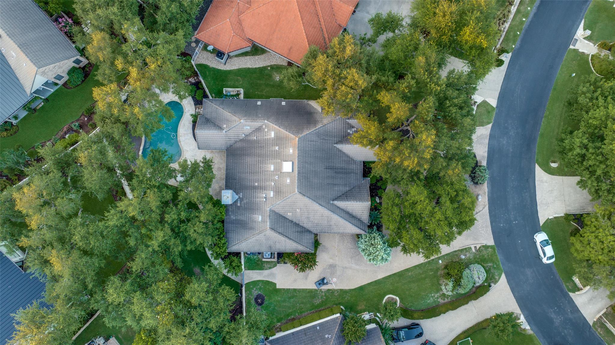 6 Stillmeadow Ct, The Hills, TX 78738