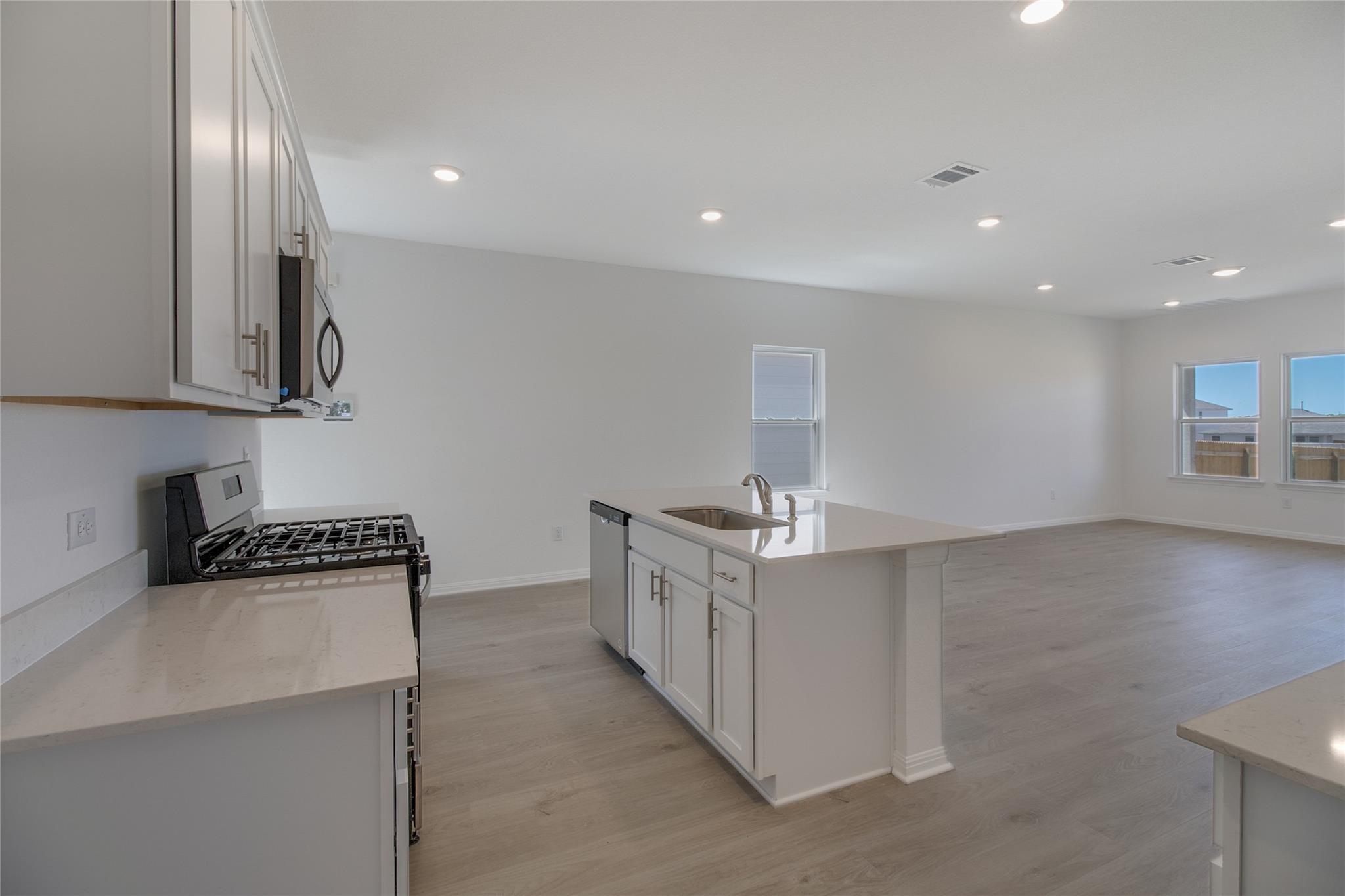 411 Mustang Lake Cir, Buda, TX 78610