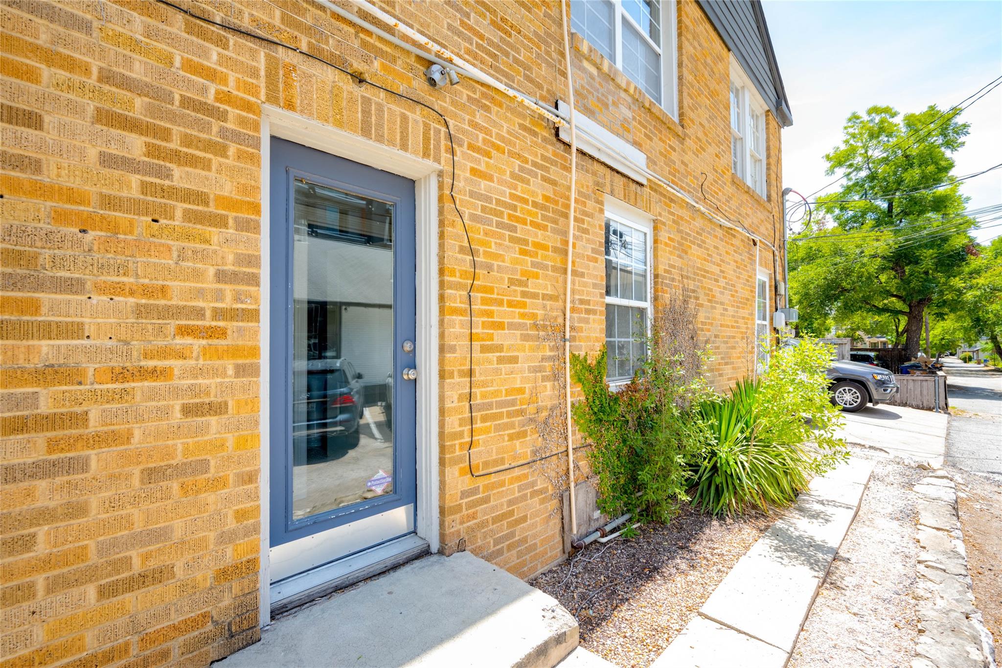 807 W 12th St # B, Austin, TX 78701