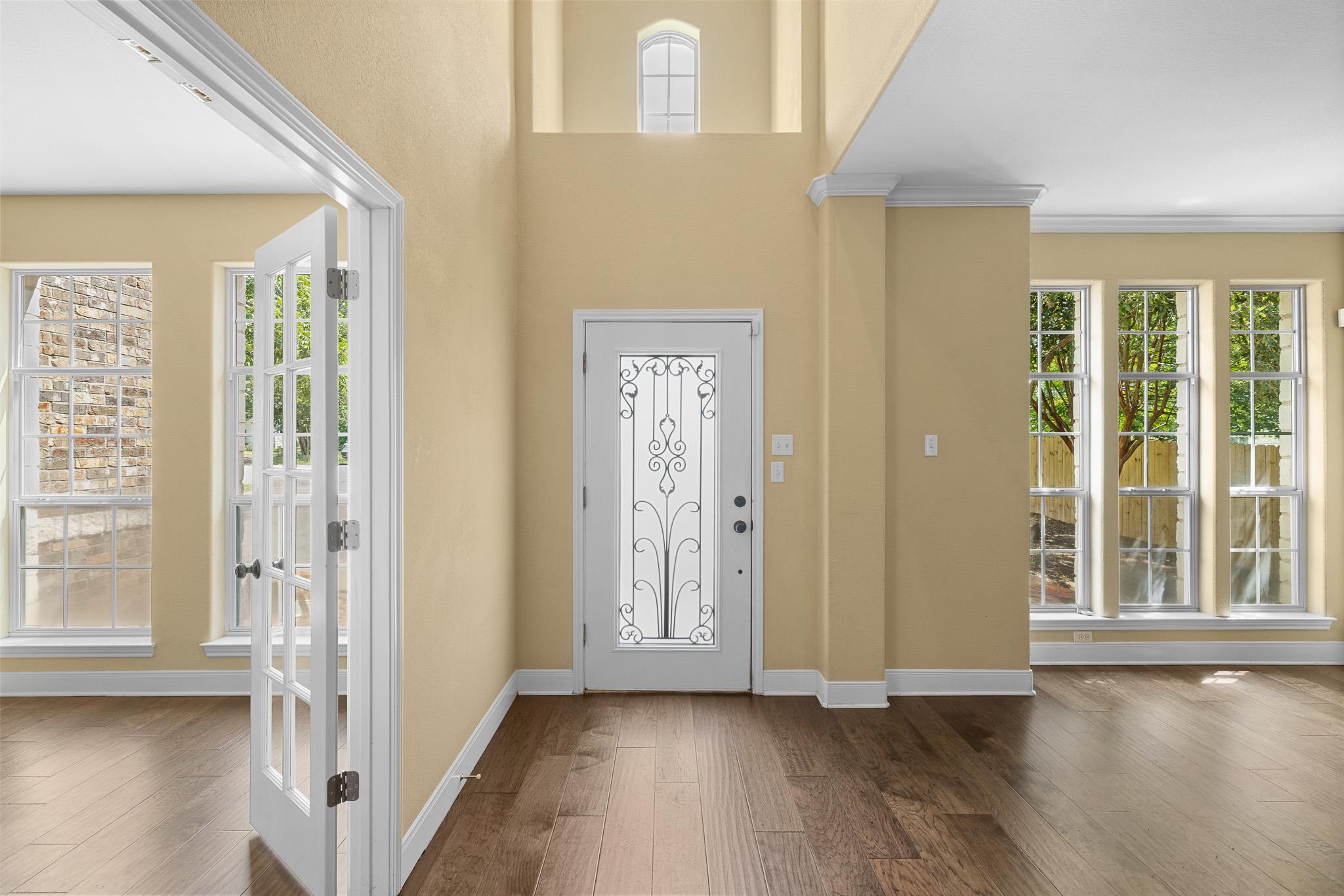 929 N Horton St, La Grange, TX 78945