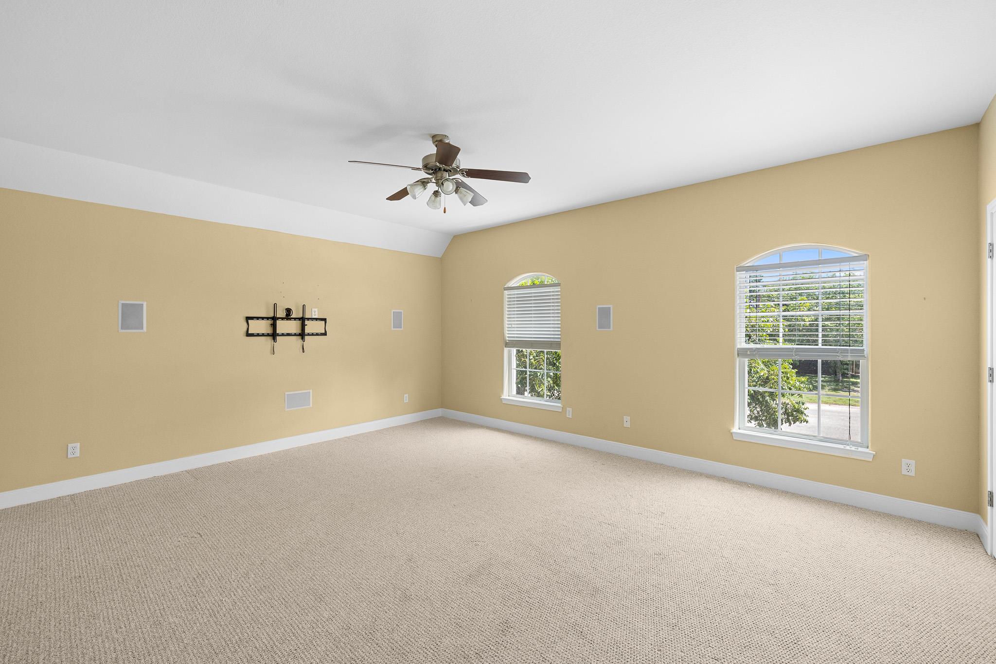 929 N Horton St, La Grange, TX 78945