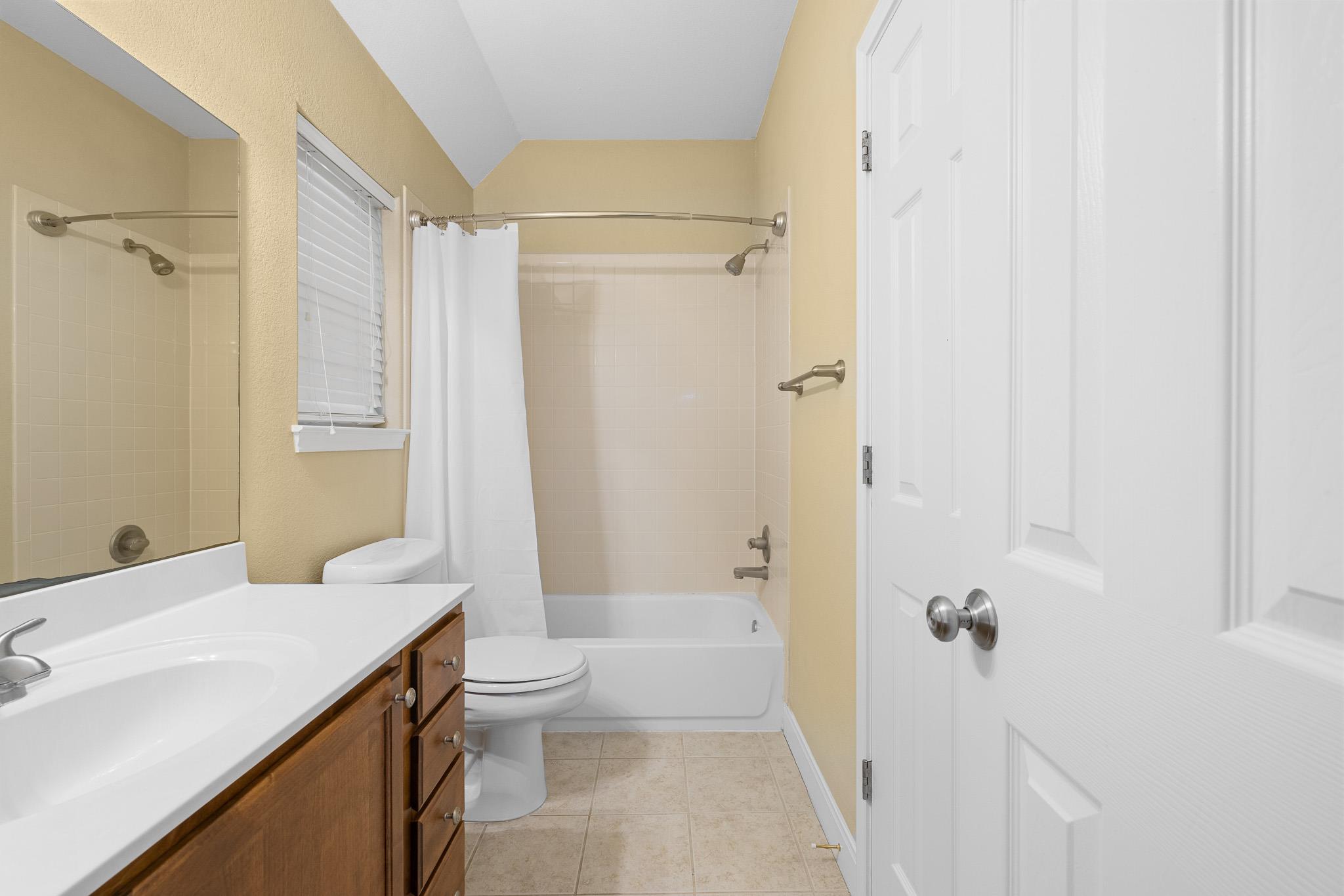 929 N Horton St, La Grange, TX 78945