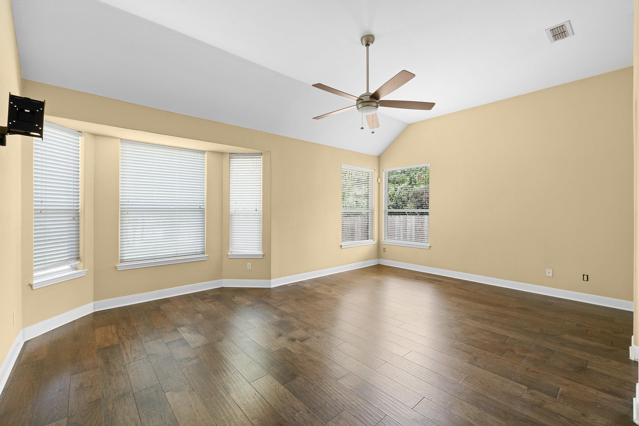 929 N Horton St, La Grange, TX 78945