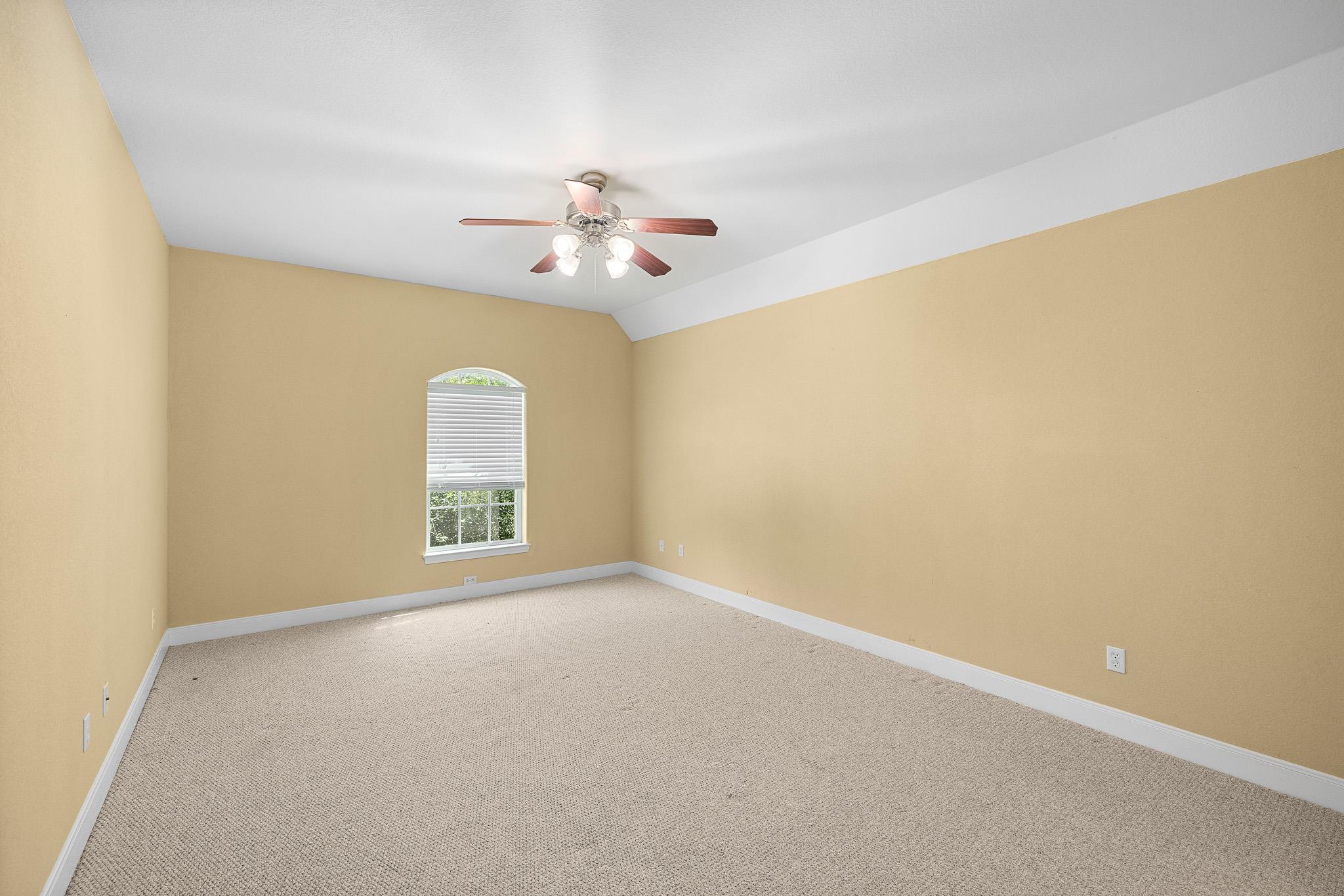 929 N Horton St, La Grange, TX 78945