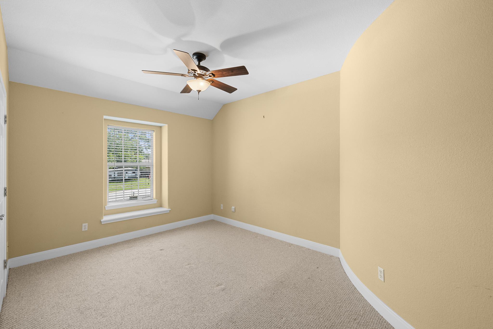 929 N Horton St, La Grange, TX 78945