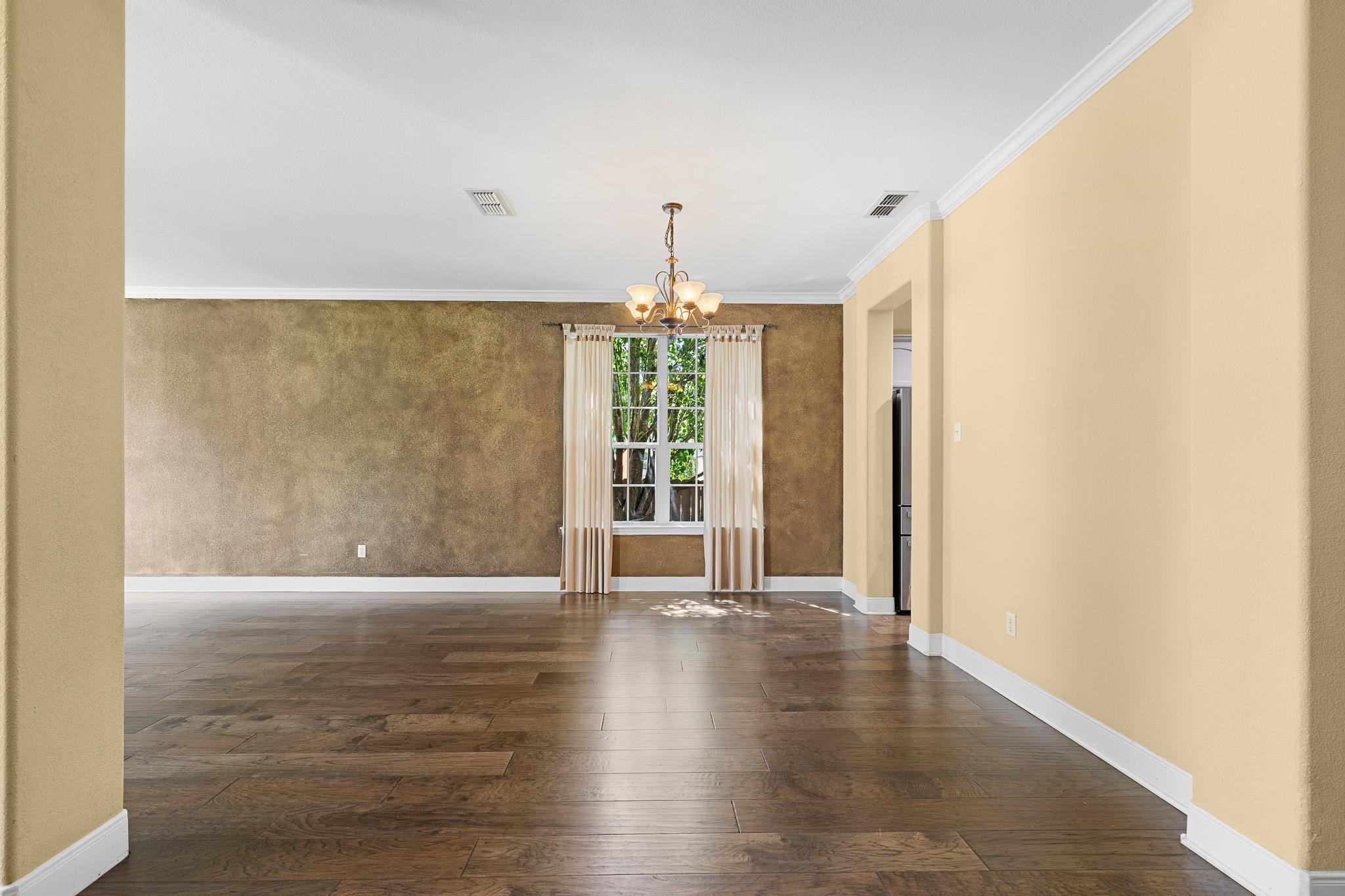 929 N Horton St, La Grange, TX 78945