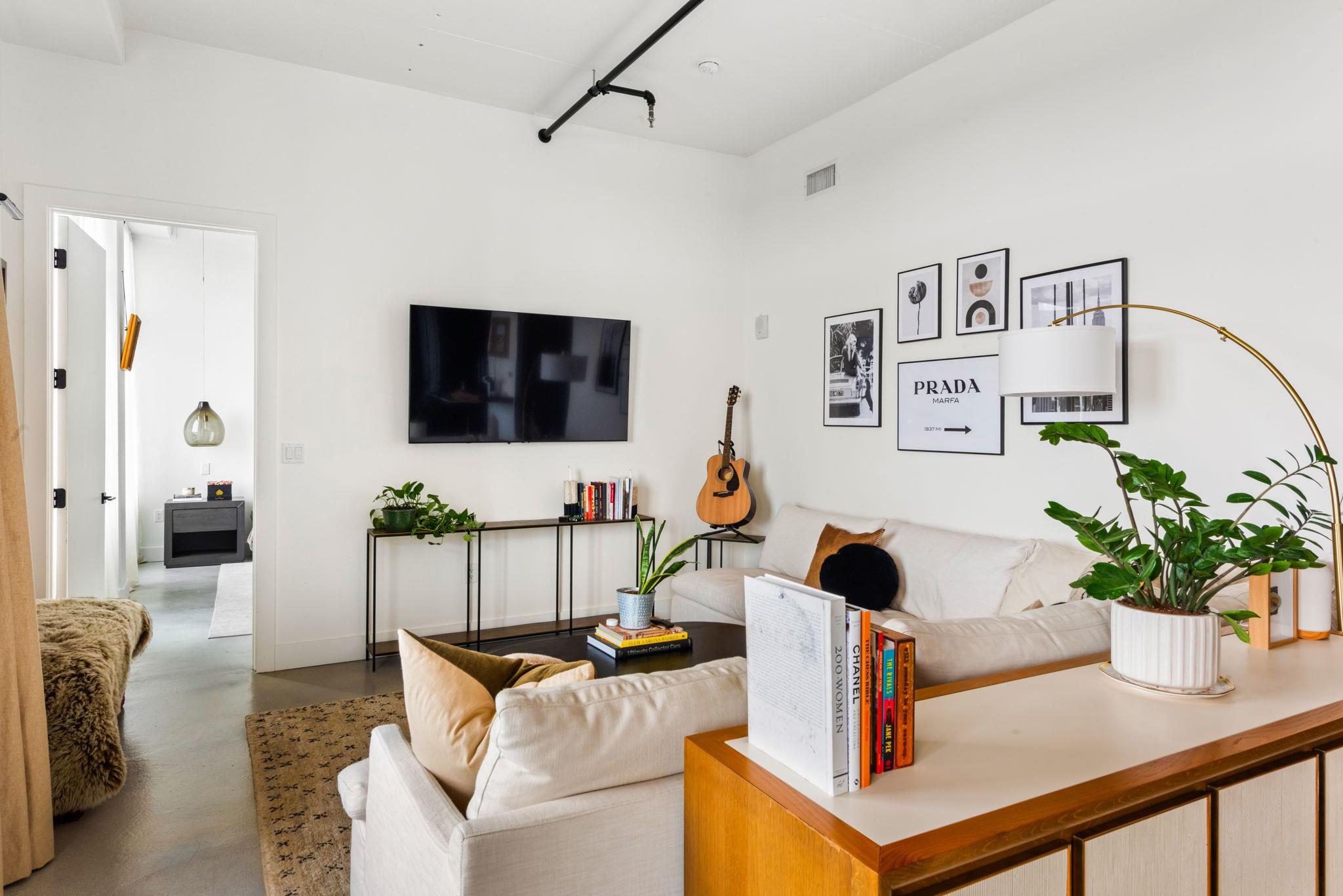 800 W 5th St # 902, Austin, TX 78703