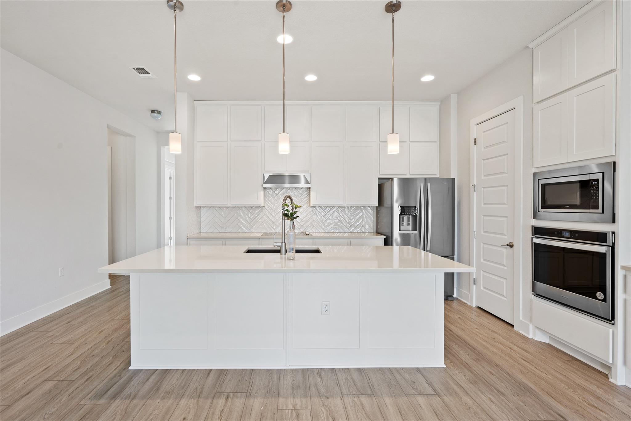 9820 Grapevine Leaf Dr, Manor, TX 78653