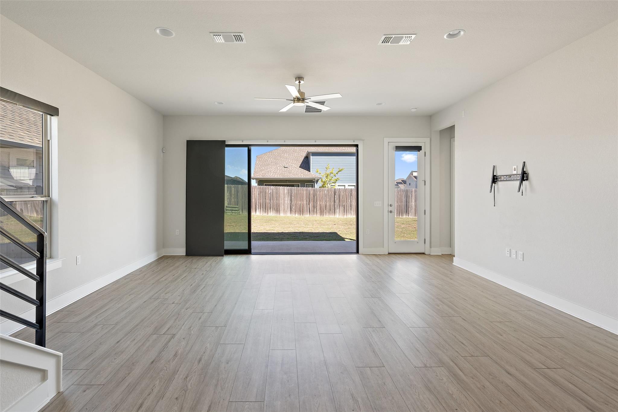 9820 Grapevine Leaf Dr, Manor, TX 78653