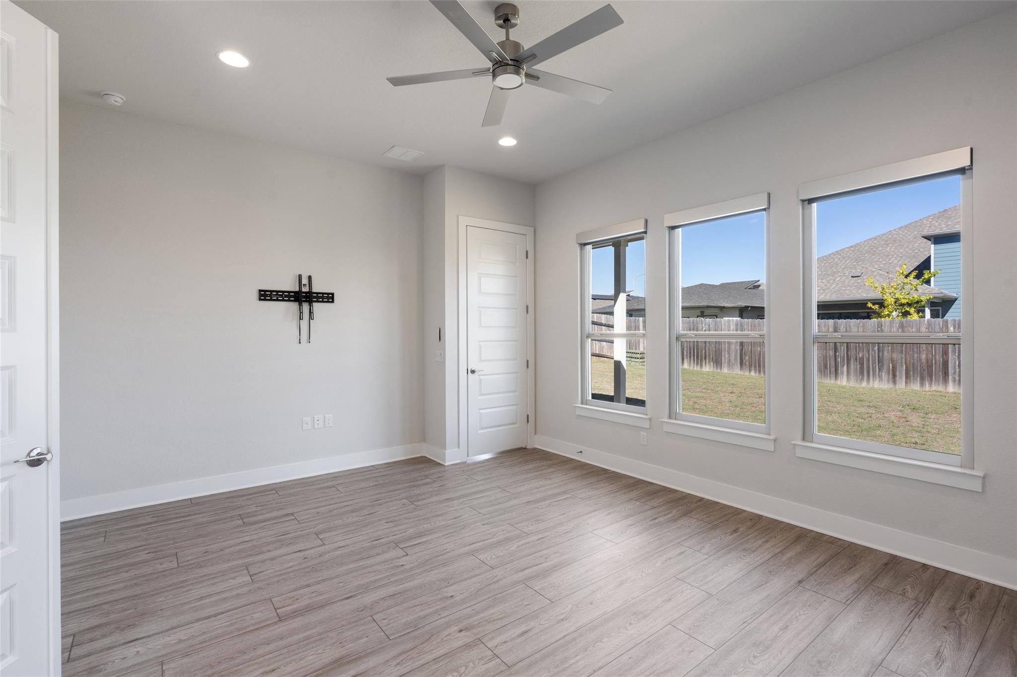 9820 Grapevine Leaf Dr, Manor, TX 78653