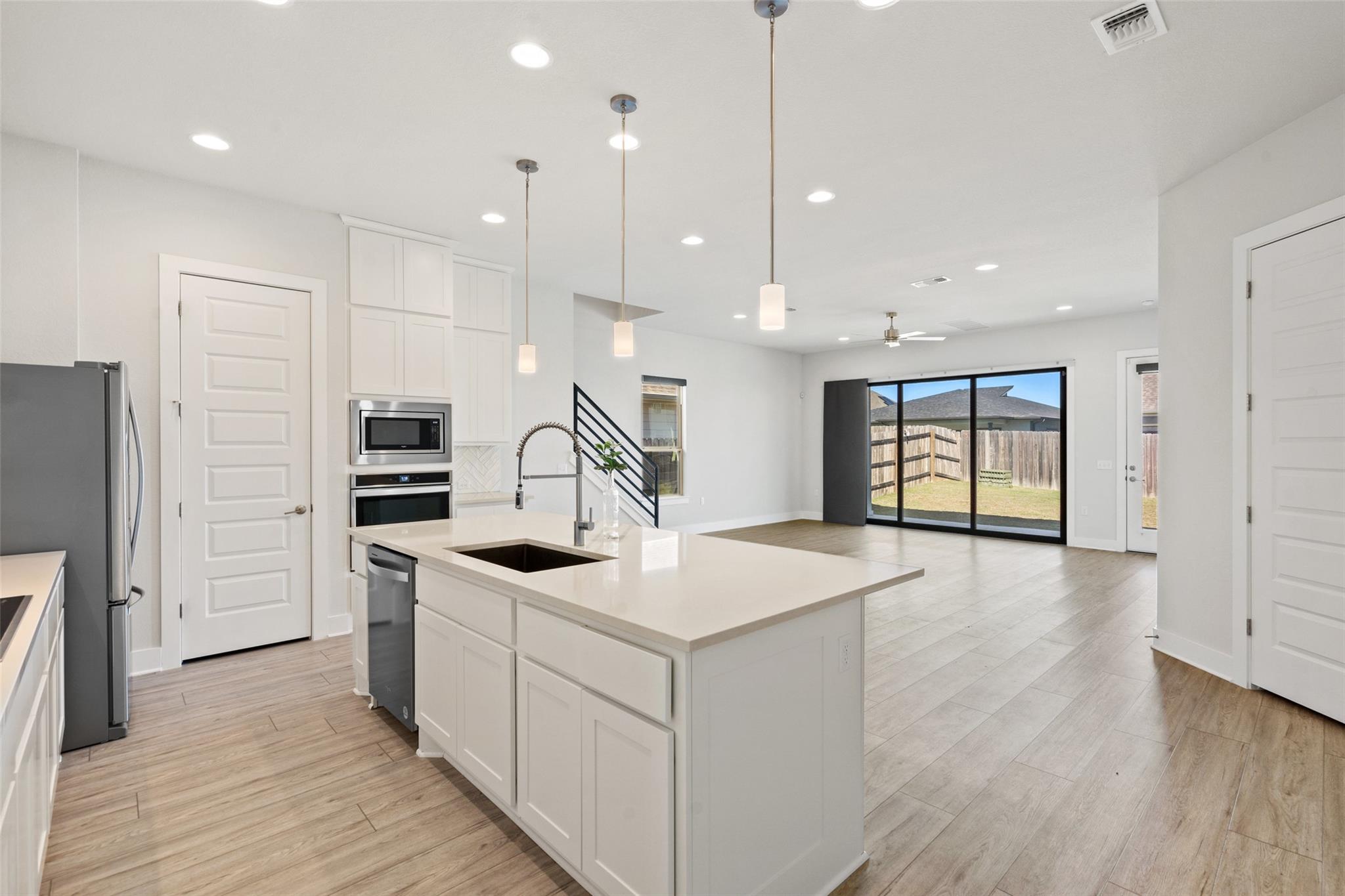 9820 Grapevine Leaf Dr, Manor, TX 78653