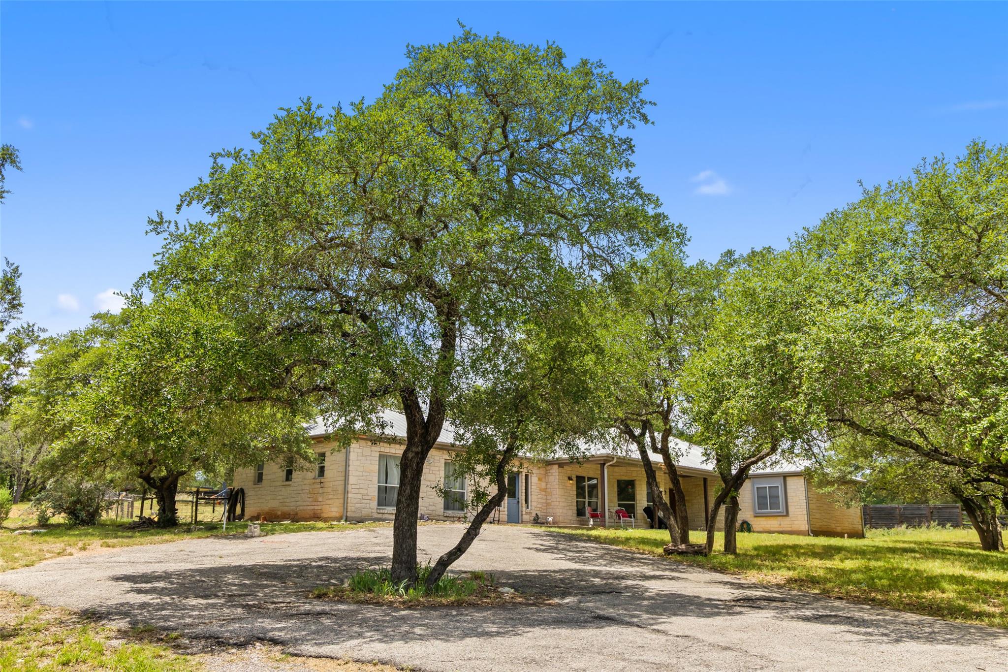 23809 Oscar Rd, Spicewood, TX 78669