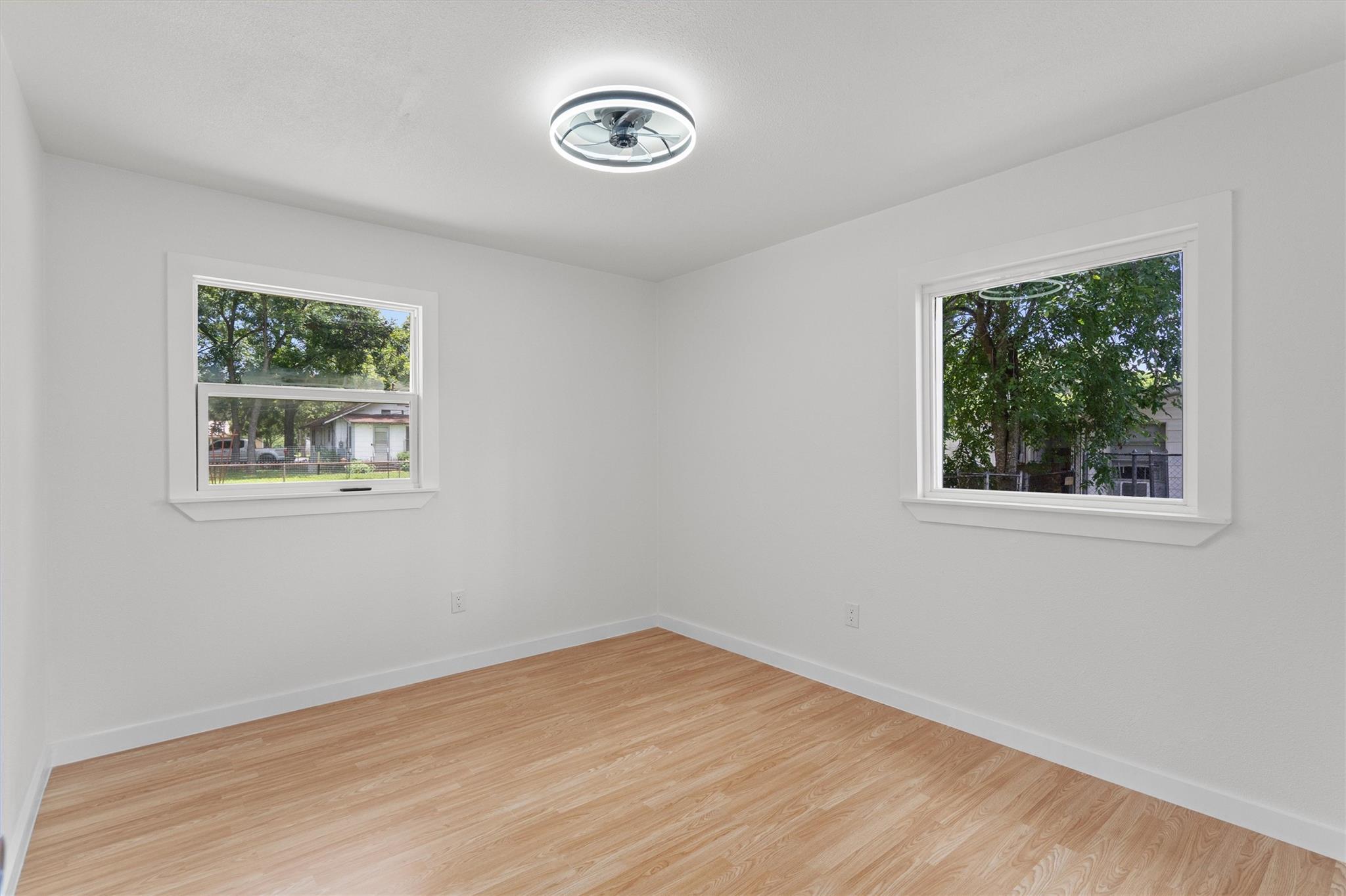 115 Sycamore St, Luling, TX 78648