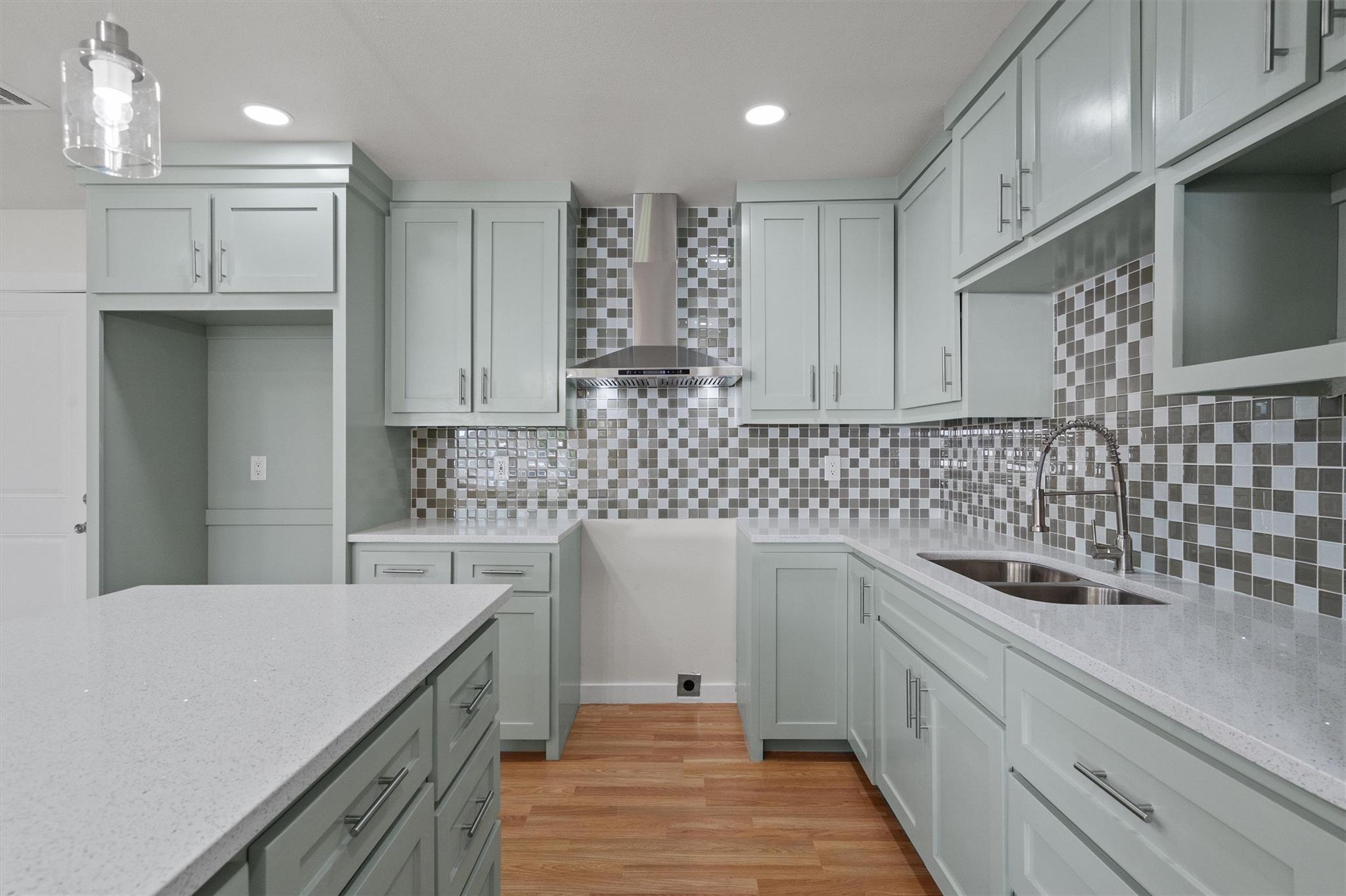 115 Sycamore St, Luling, TX 78648