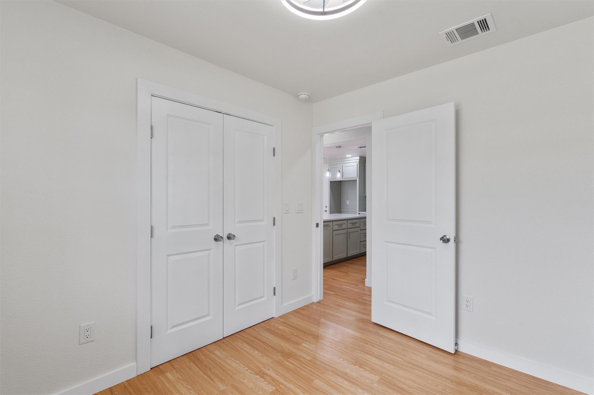 115 Sycamore St, Luling, TX 78648