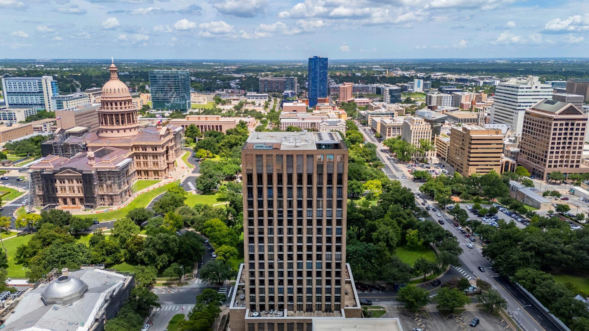 1122 Colorado St # 2007, Austin, TX 78701