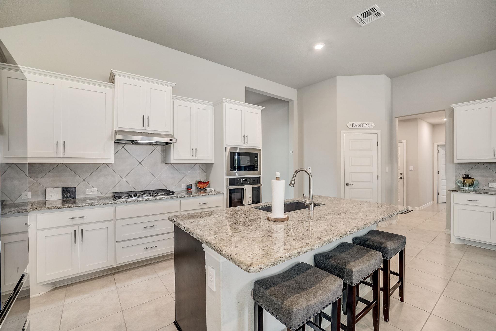 175 Bonham Cv, Dripping Springs, TX 78620