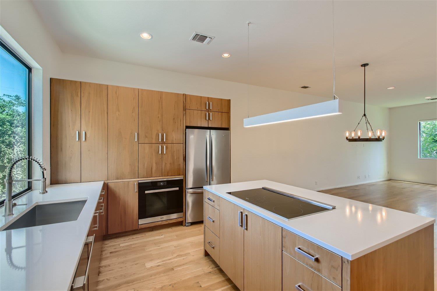 707 Cardinal Ln # L2, Austin, TX 78704