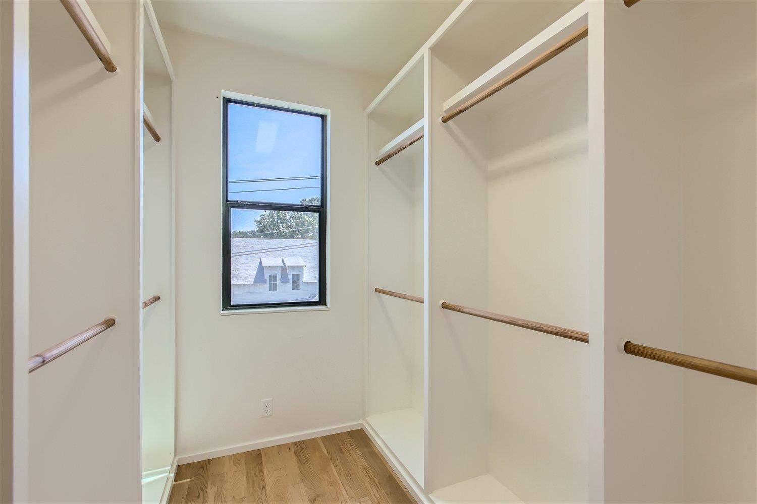 707 Cardinal Ln # L2, Austin, TX 78704