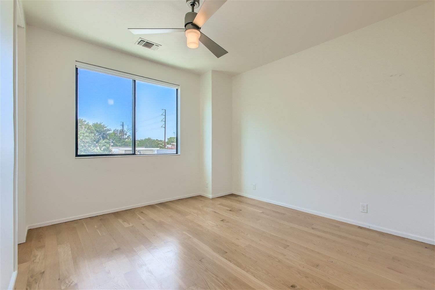 707 Cardinal Ln # L2, Austin, TX 78704