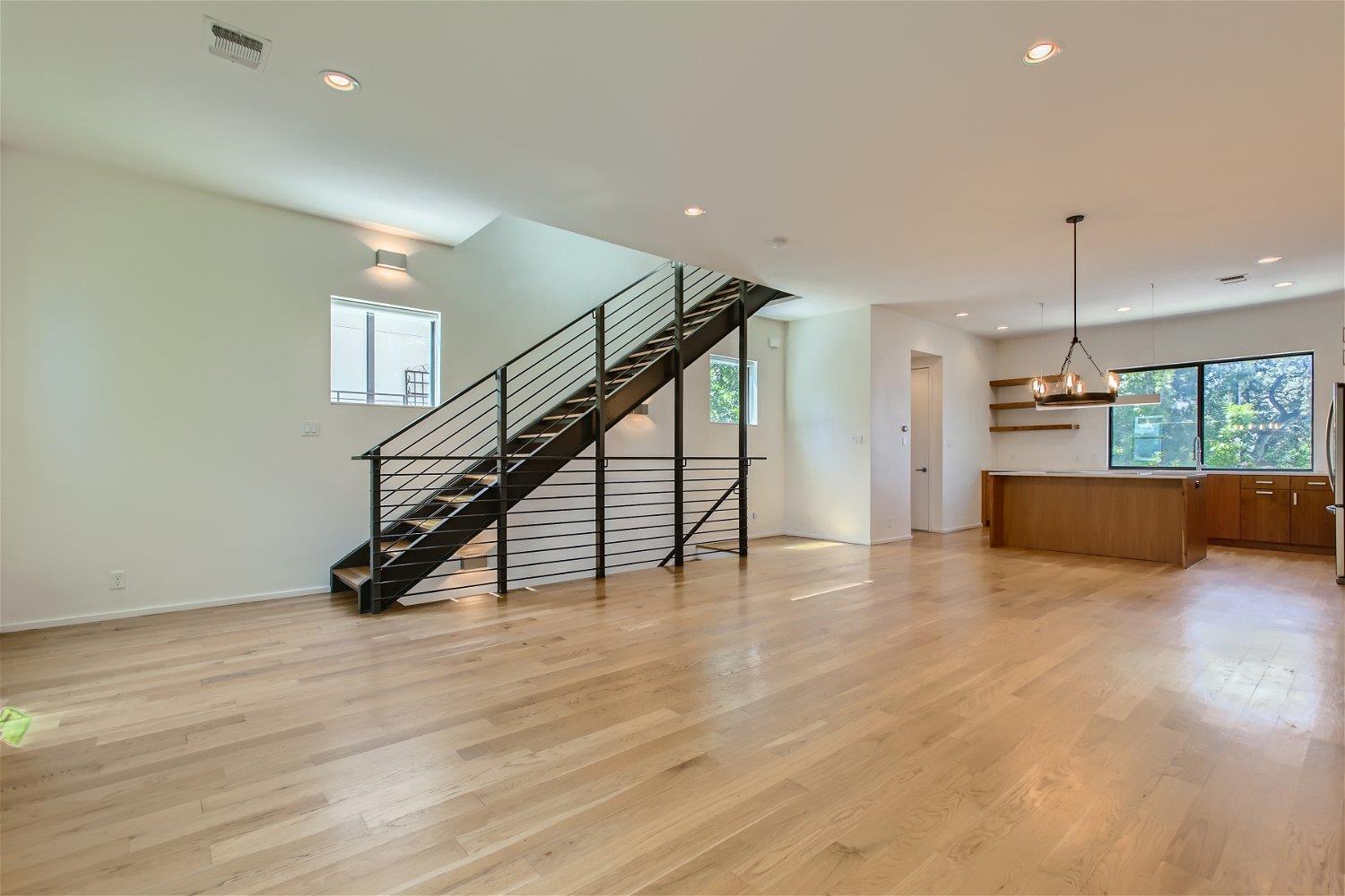 707 Cardinal Ln # L2, Austin, TX 78704