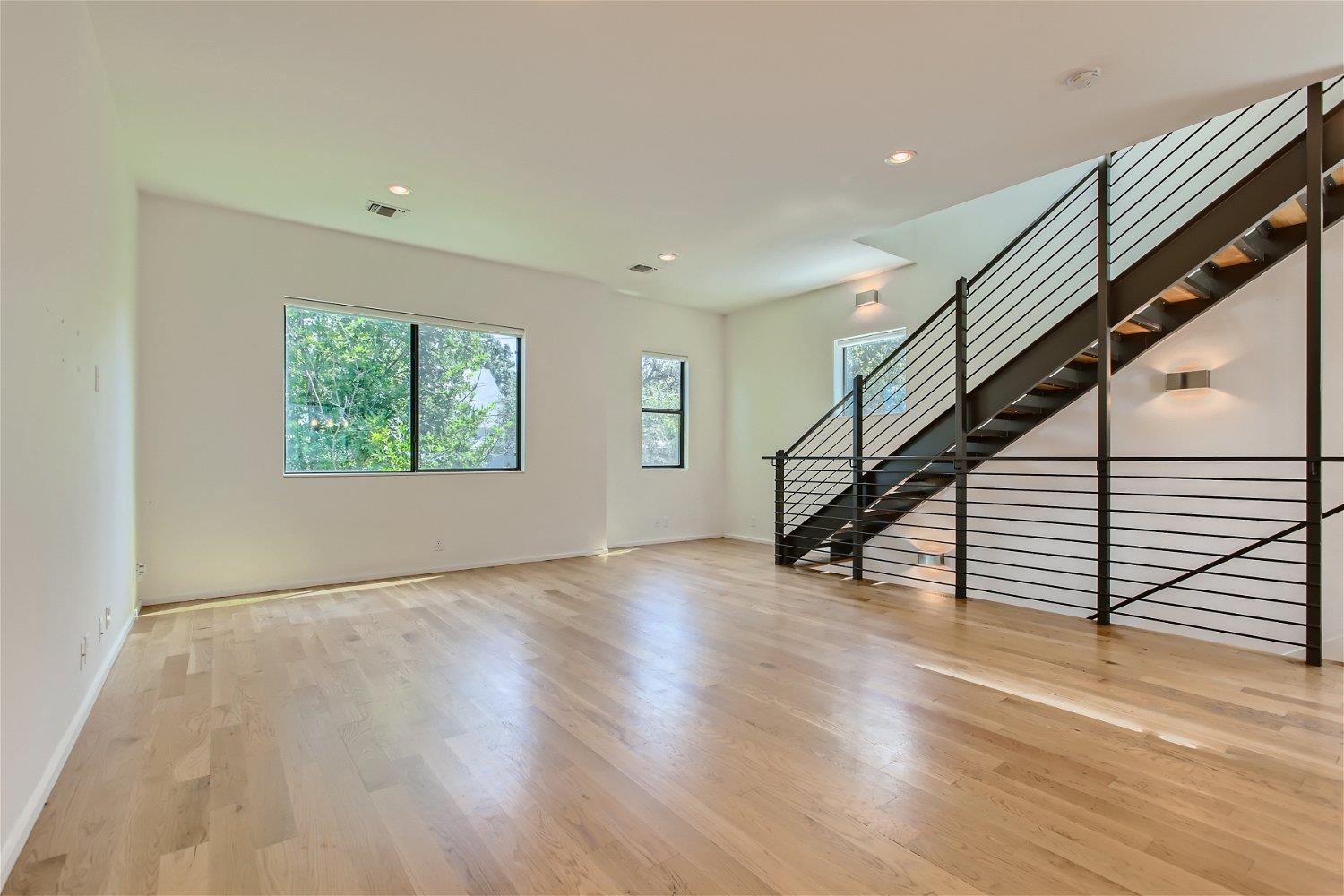 707 Cardinal Ln # L2, Austin, TX 78704