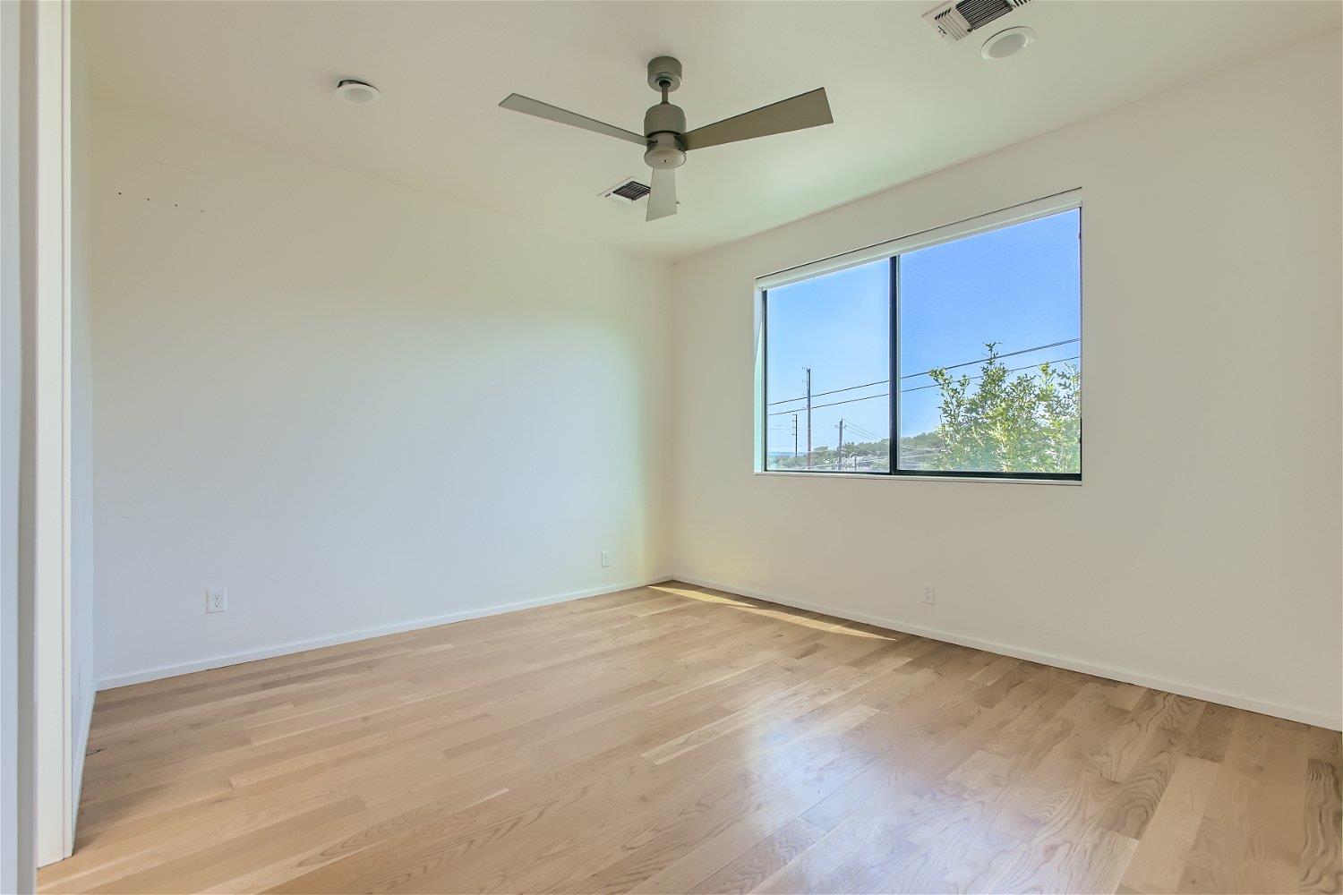 707 Cardinal Ln # L2, Austin, TX 78704