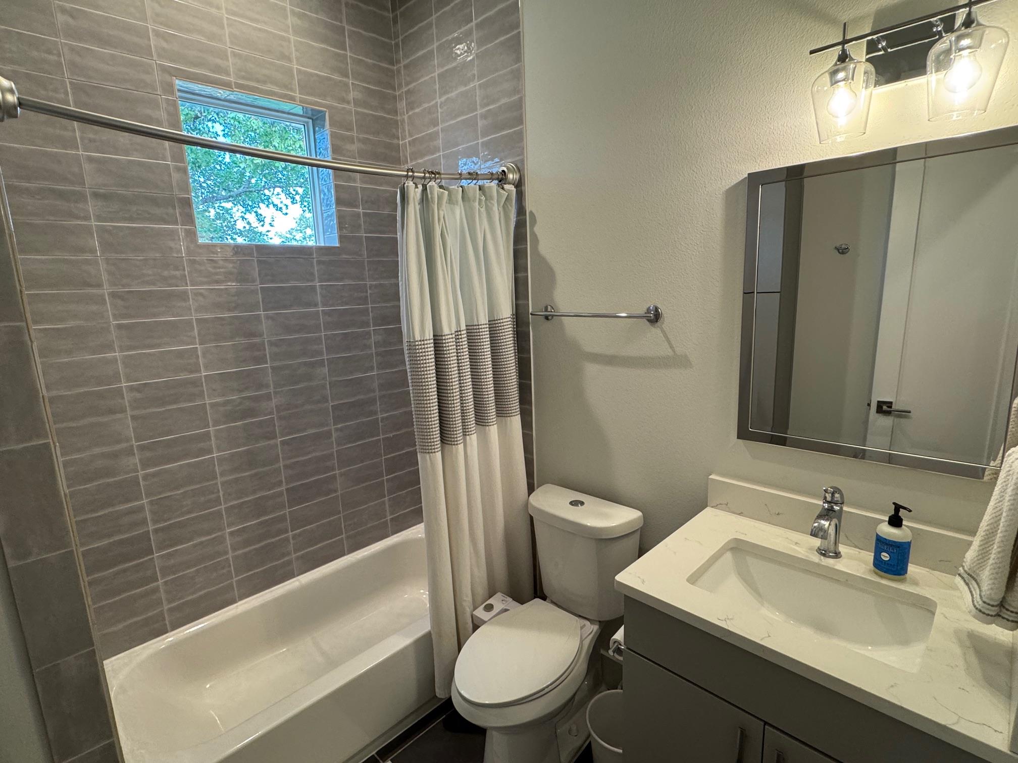 4802 Santa Anna St # 1, Austin, TX 78721