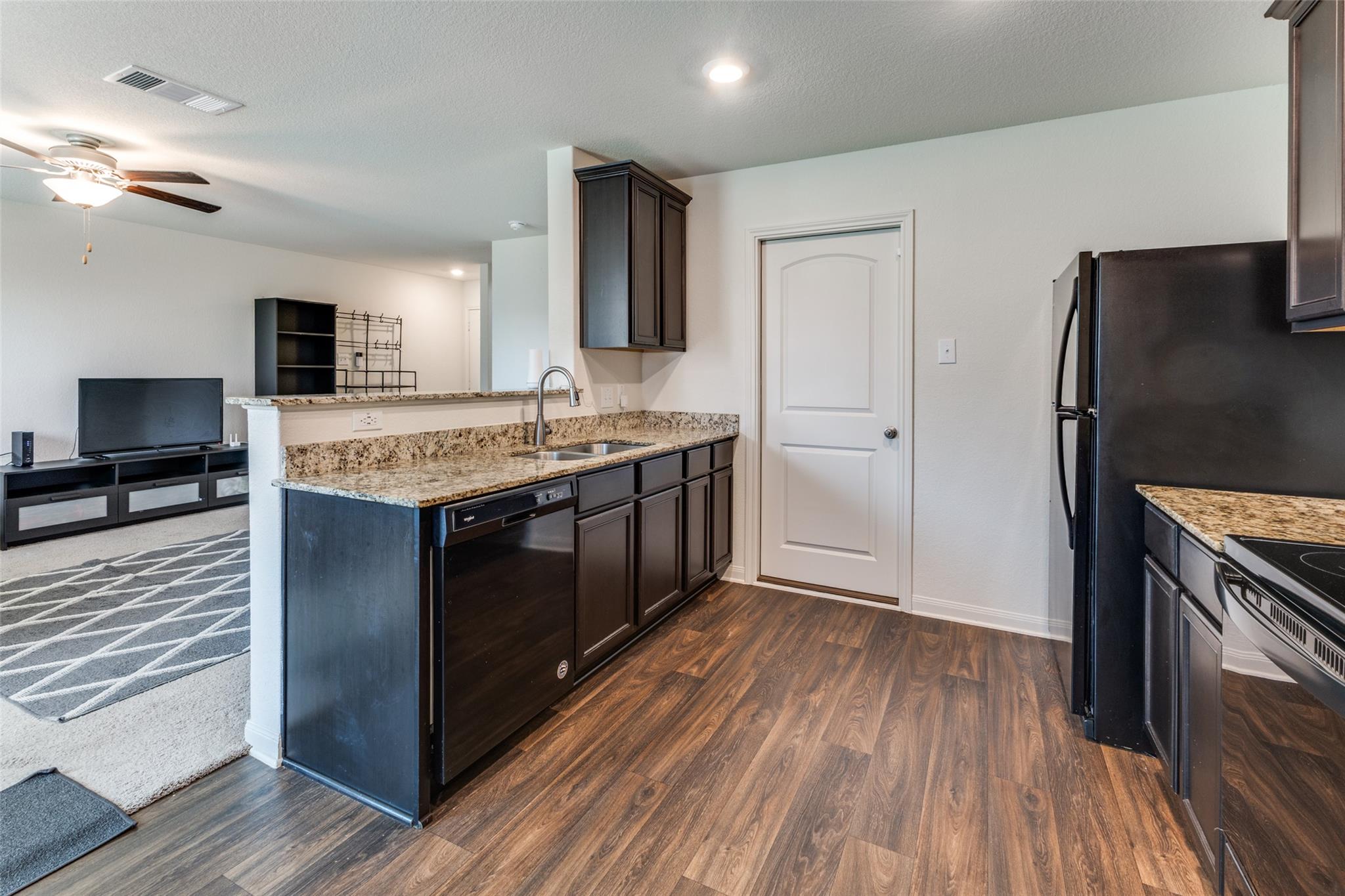 773 Yearwood Ln, Jarrell, TX 76537