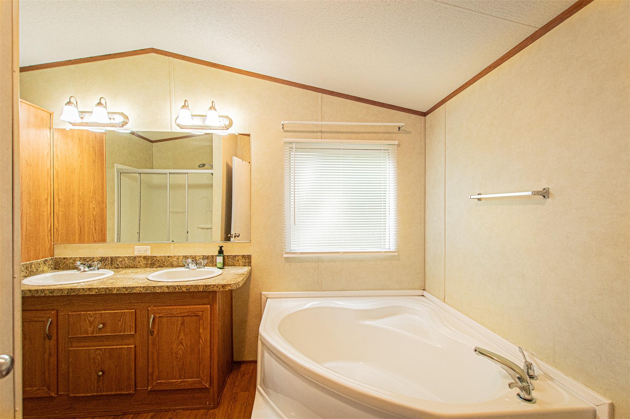 4604 Pimlico Dr, Del Valle, TX 78617