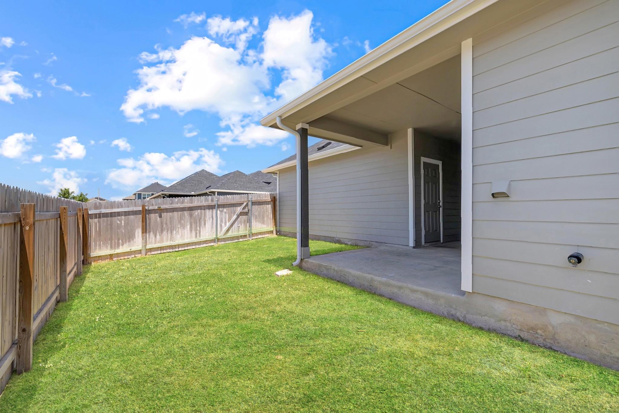 301 Timber Brook Dr, Hutto, TX 78634