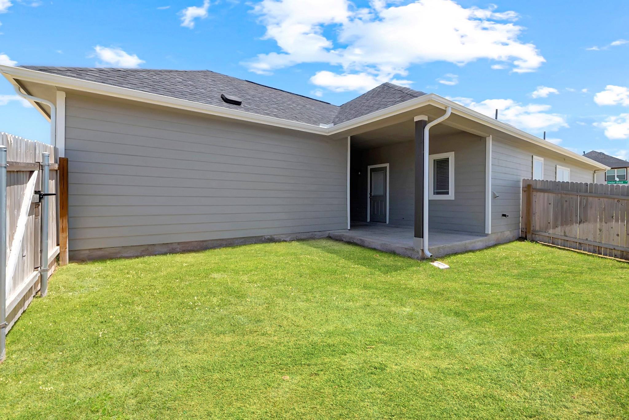 301 Timber Brook Dr, Hutto, TX 78634