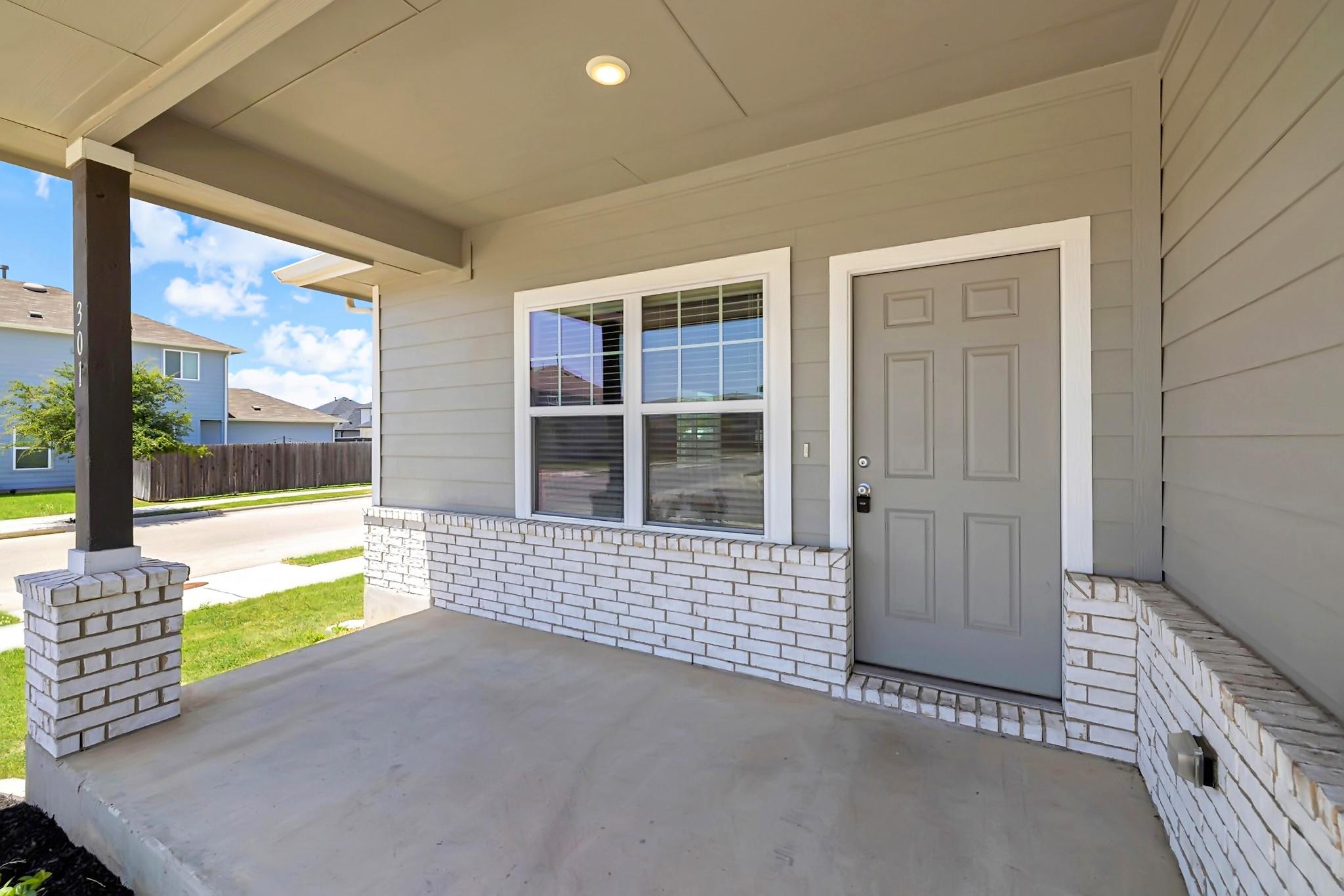 301 Timber Brook Dr, Hutto, TX 78634