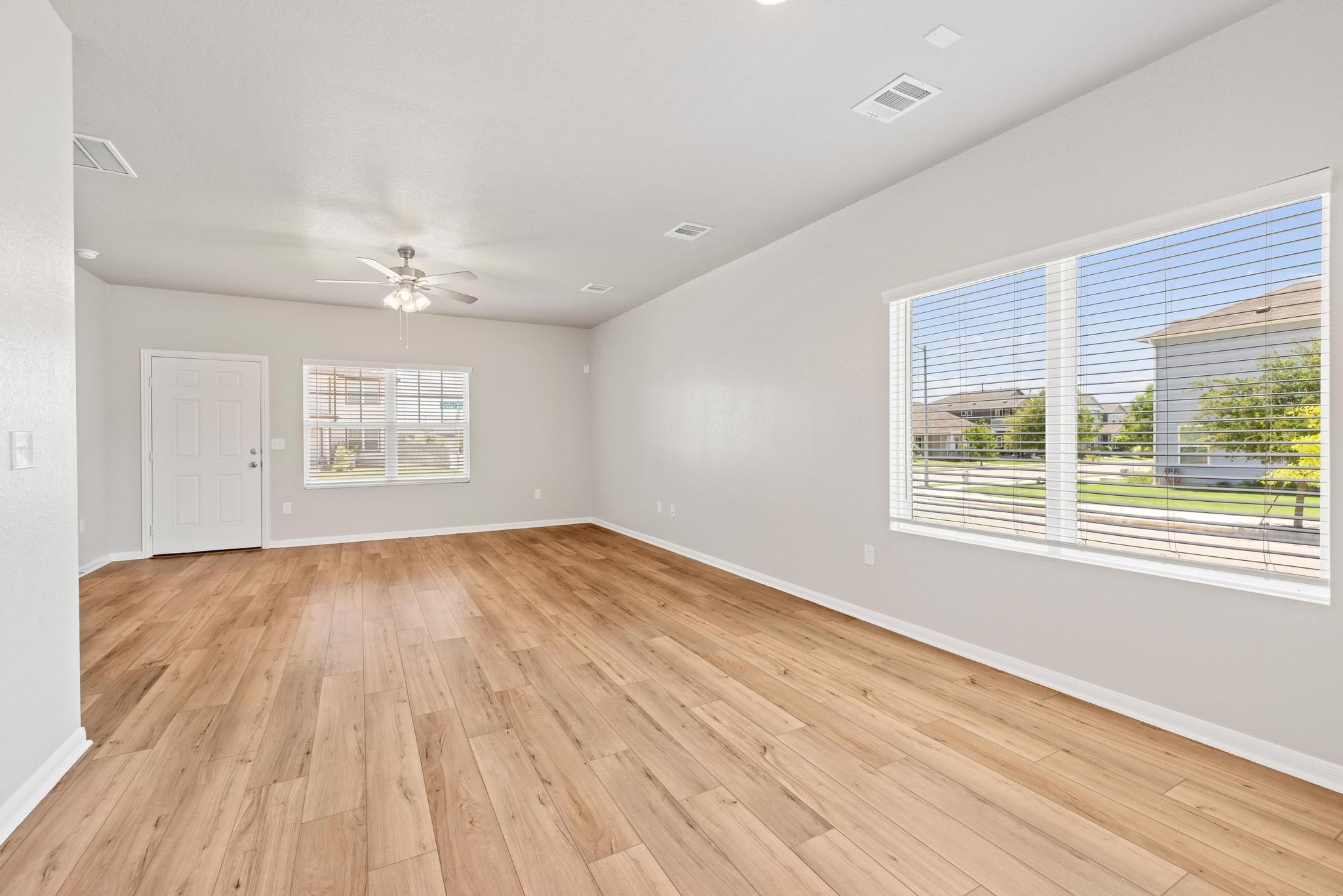 301 Timber Brook Dr, Hutto, TX 78634