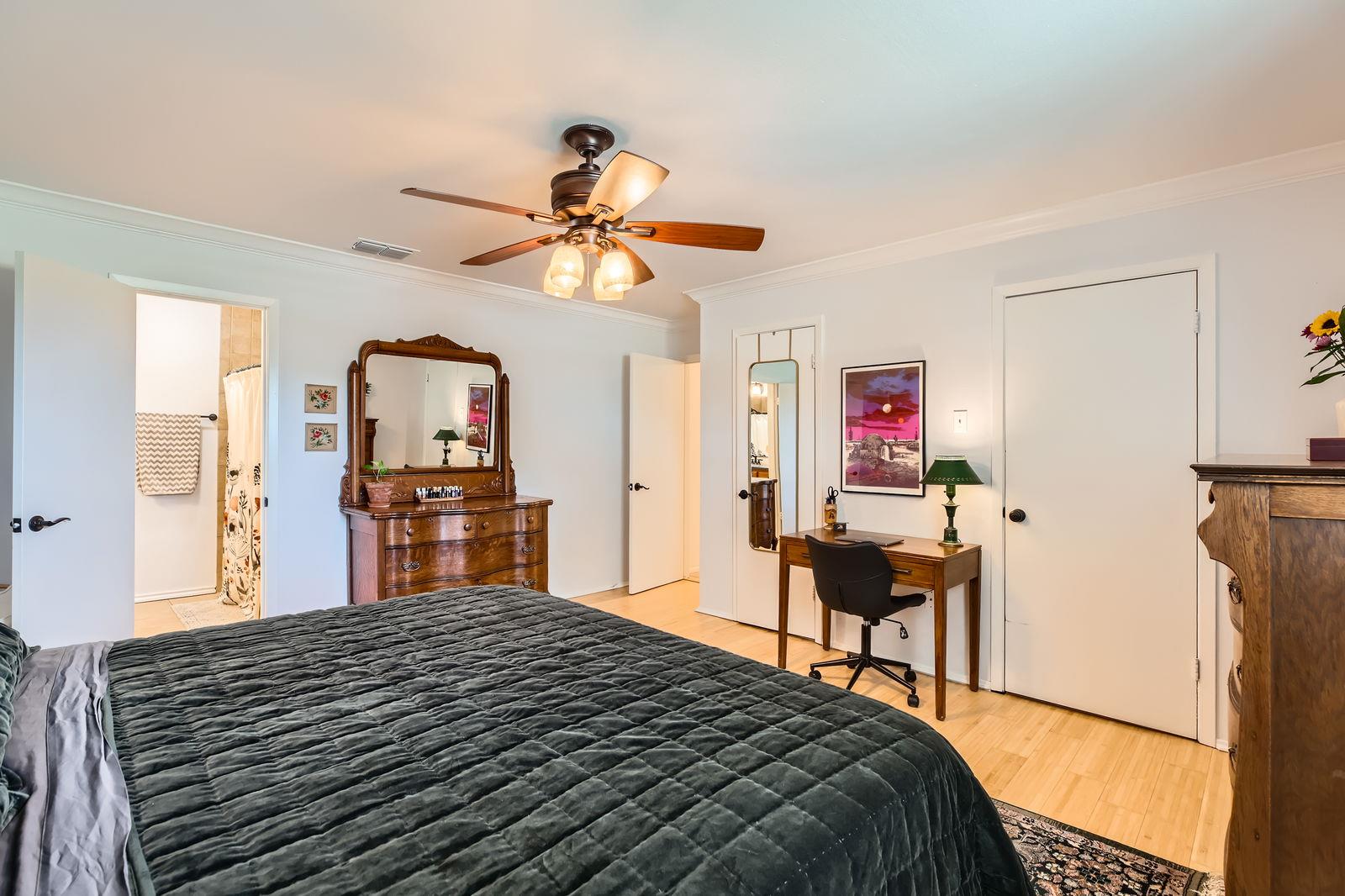 227 Crest Circle Dr, San Marcos, TX 78666