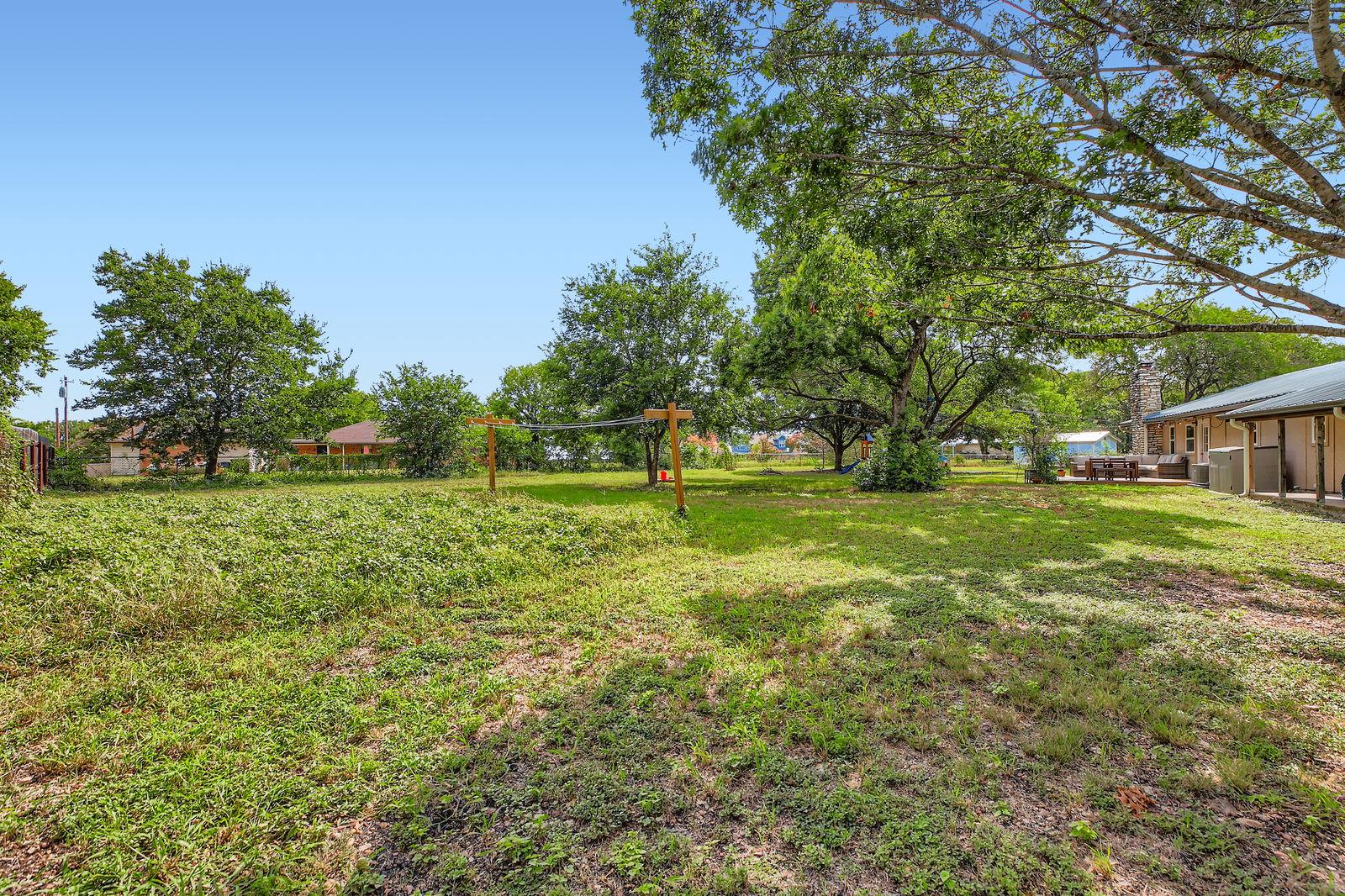 227 Crest Circle Dr, San Marcos, TX 78666