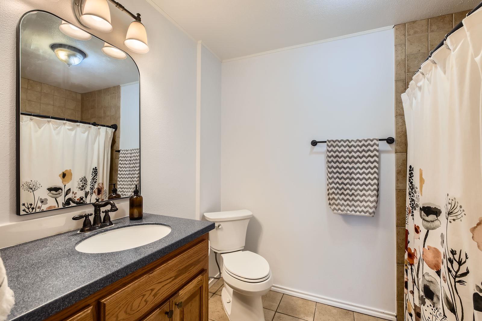 227 Crest Circle Dr, San Marcos, TX 78666
