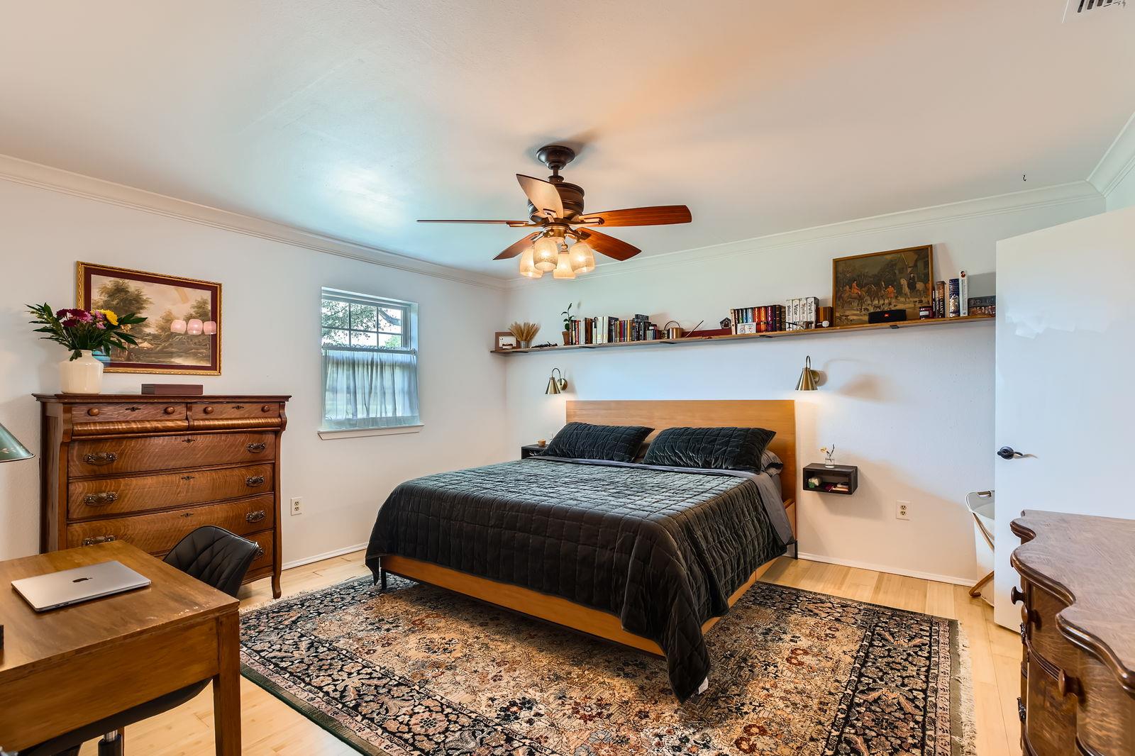227 Crest Circle Dr, San Marcos, TX 78666