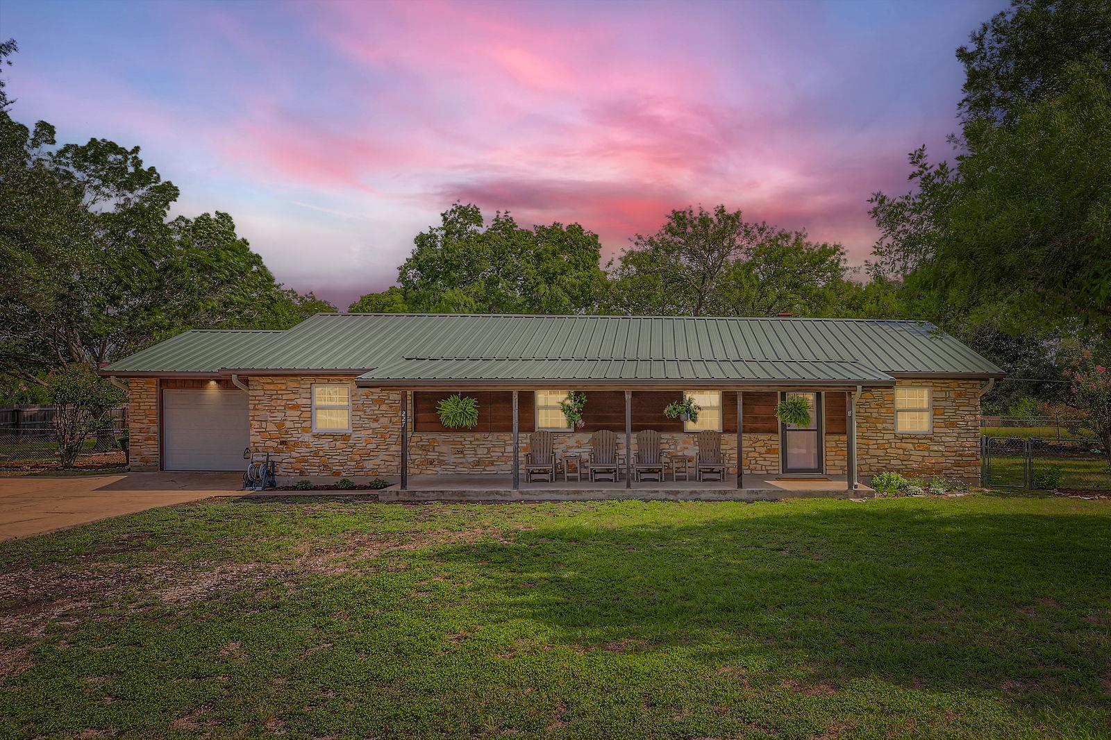 227 Crest Circle Dr, San Marcos, TX 78666